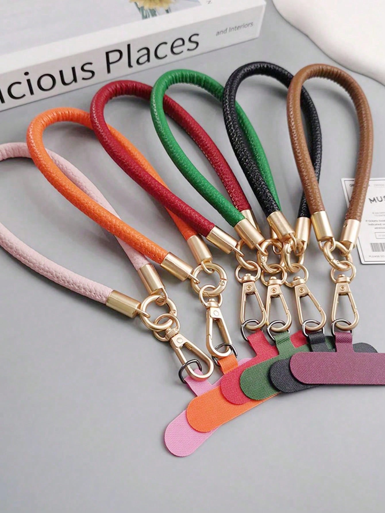 1PC Short Litchi Texture Phone Lanyard With Metal Buckle, Luxury Brand Litchi Texture Wrist Strap, High-End Minimalist Solid Color Anti-Lost Short Rope, Elegant Lady Style Strap Pendant Card Holder Pa