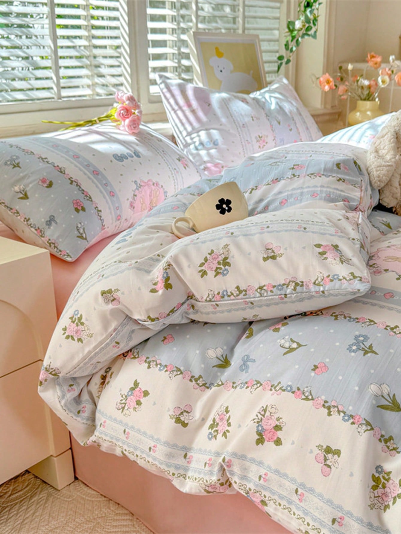 Spring/Summer Ditsy Floral Duvet Cover 4-Piece Set, French Country Style, Includes 1 Duvet Cover, 1 Bed Sheet, 2 Pillowcases, Duvet Insert And Pillow Insert Not Included, Pillowcase Pattern Randomly C