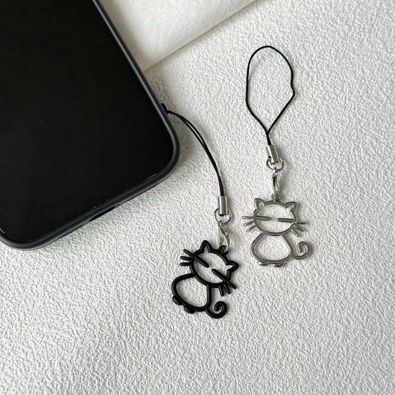 1/2pcs Hollow Cat Phone Chain Pendant, Fresh Girly Phone Chain, Simple Versatile Phone Decoration, Holiday Accessory, Universal USB Drive Exquisite Small Pendant