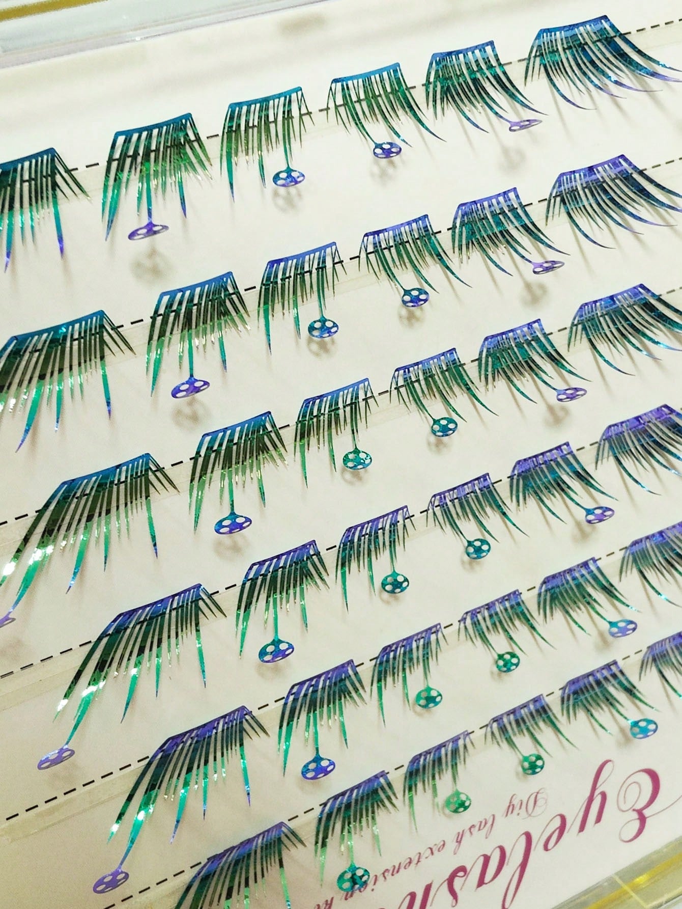1 Box 6-Row 36pcs Football Theme Segmented False Eyelashes, Blue Laser Gradient Color Single Cluster Eyelashes, Exaggerated Color Style For Party, COSPLAY, Studio Creative Photography