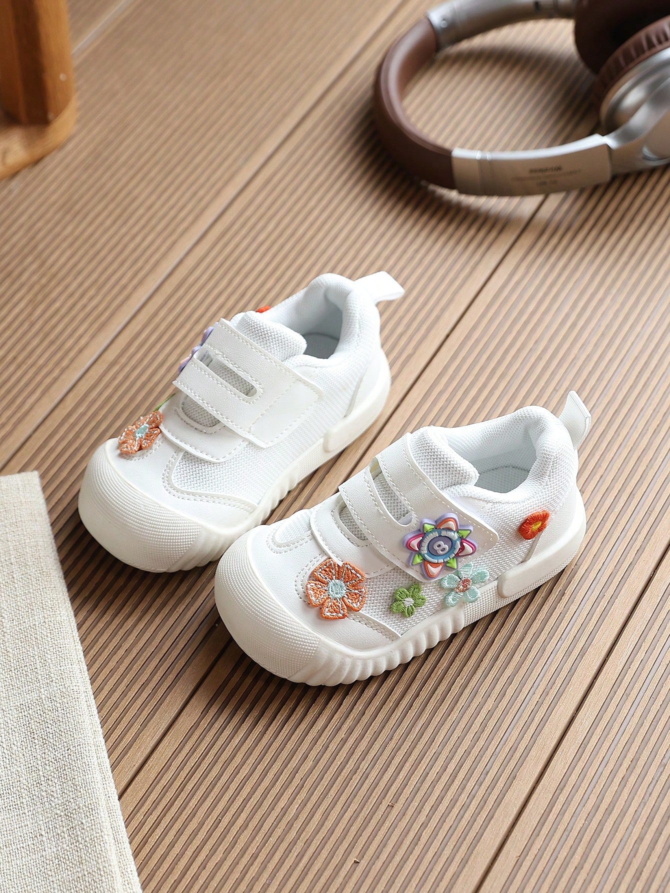 1 Pair Baby Girls Soft Sole Walking Shoes, Spring/Summer Cartoon Closed-Toe Shoes