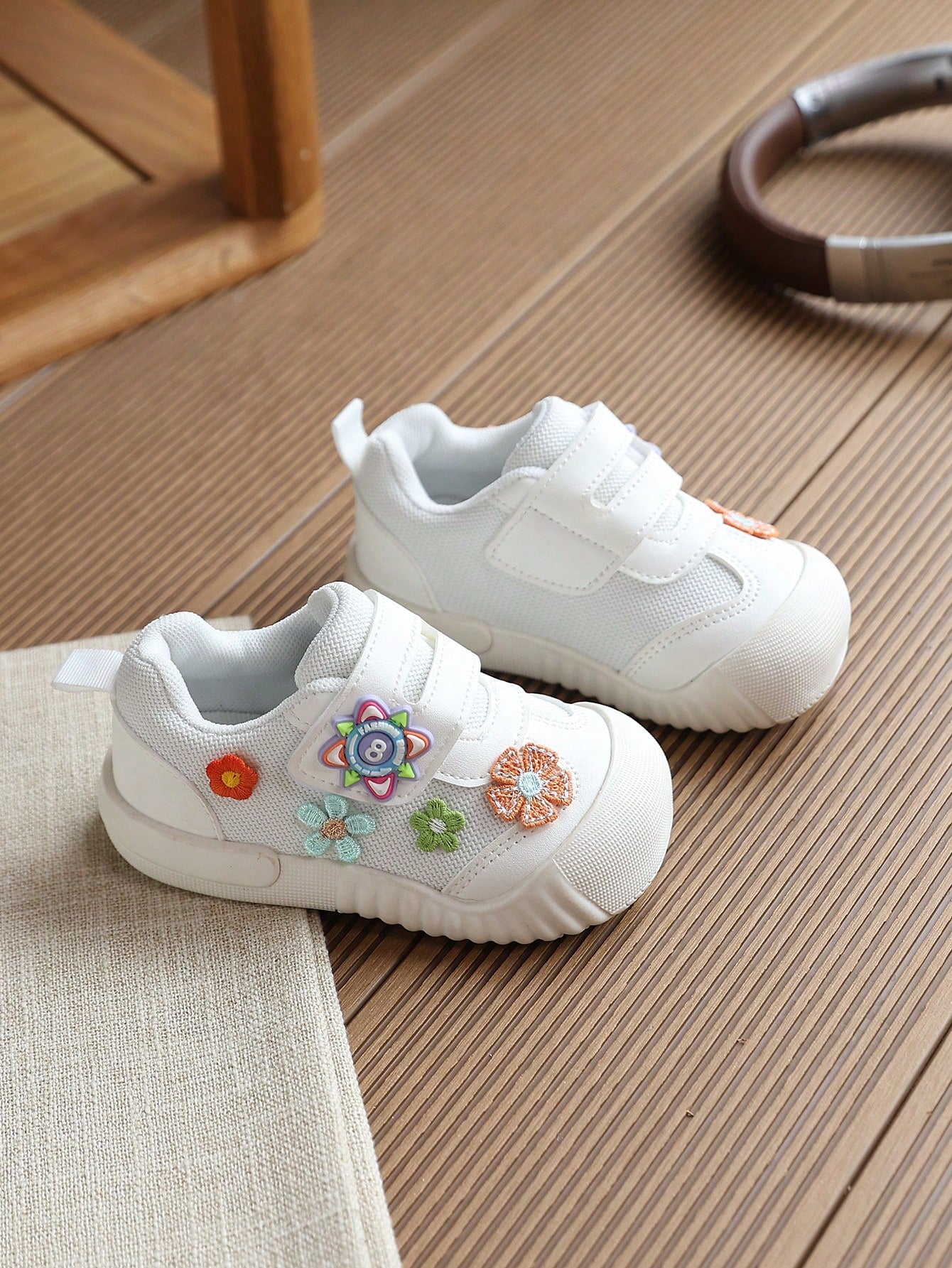 1 Pair Baby Girls Soft Sole Walking Shoes, Spring/Summer Cartoon Closed-Toe Shoes