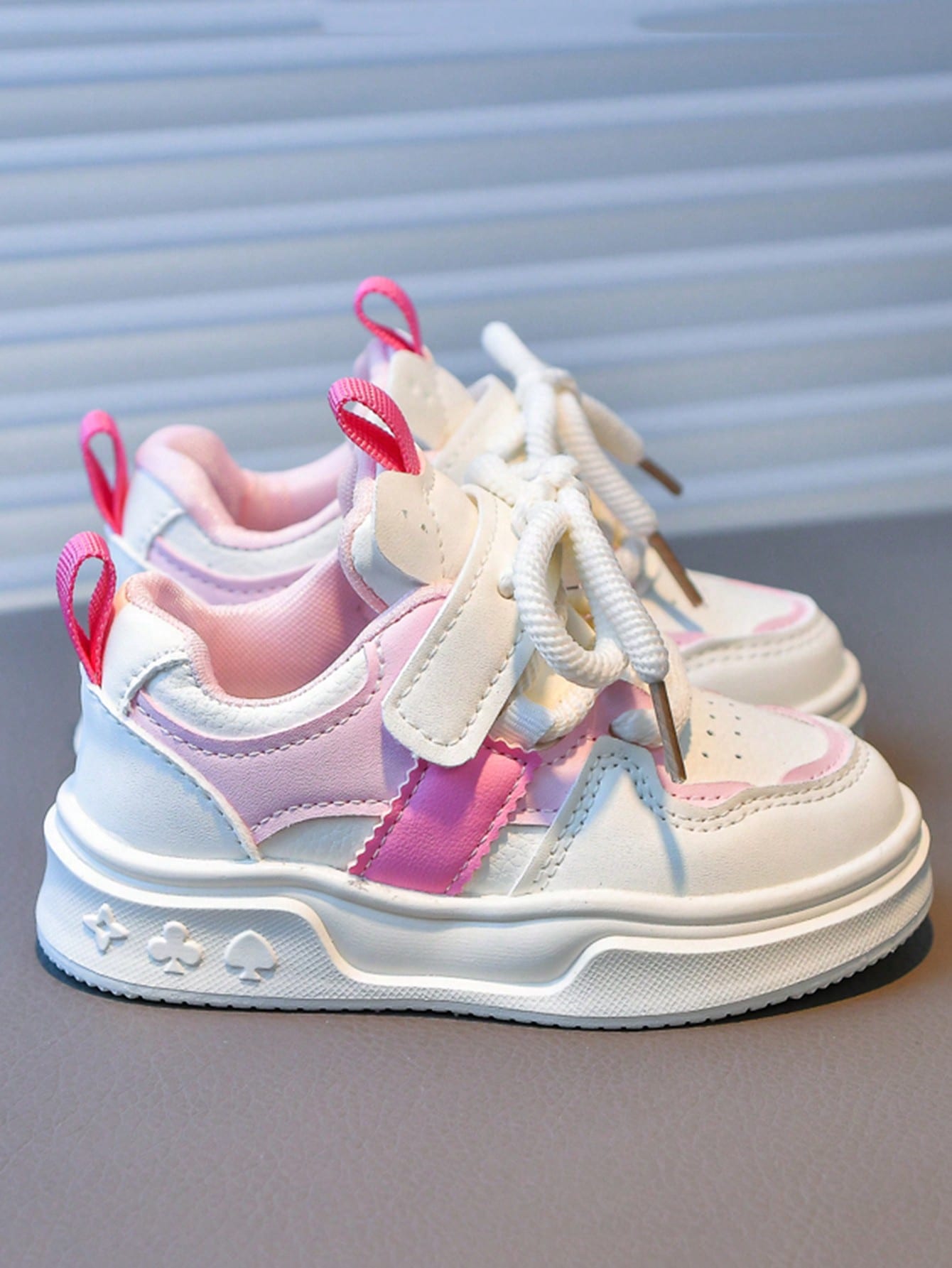1 Pair Fashionable Autumn/Winter New Style Children's Sports Shoes Korean Version Soft Sole Girls' Skate Shoes Non-Slip Comfortable Casual Shoes