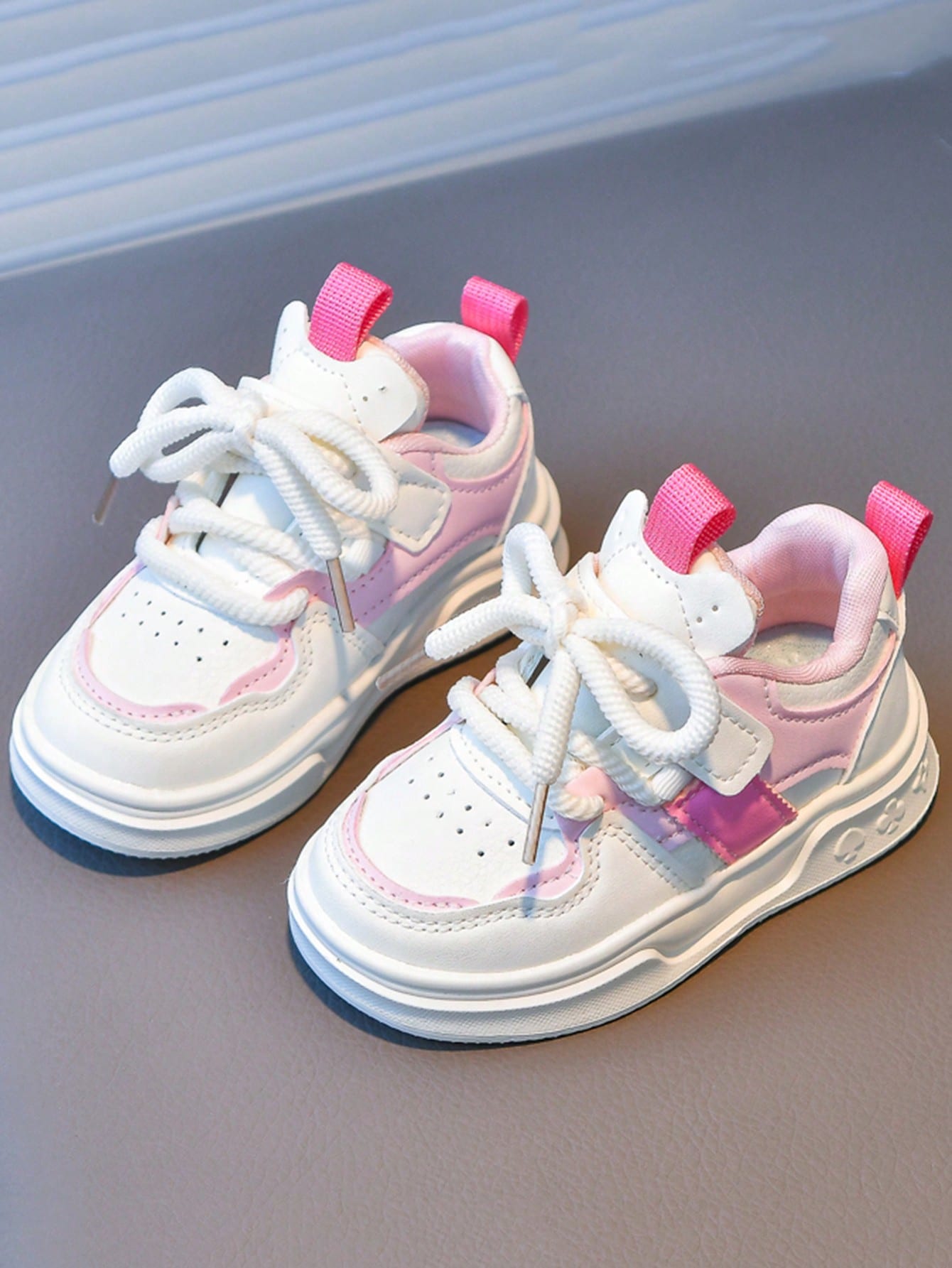 1 Pair Fashionable Autumn/Winter New Style Children's Sports Shoes Korean Version Soft Sole Girls' Skate Shoes Non-Slip Comfortable Casual Shoes
