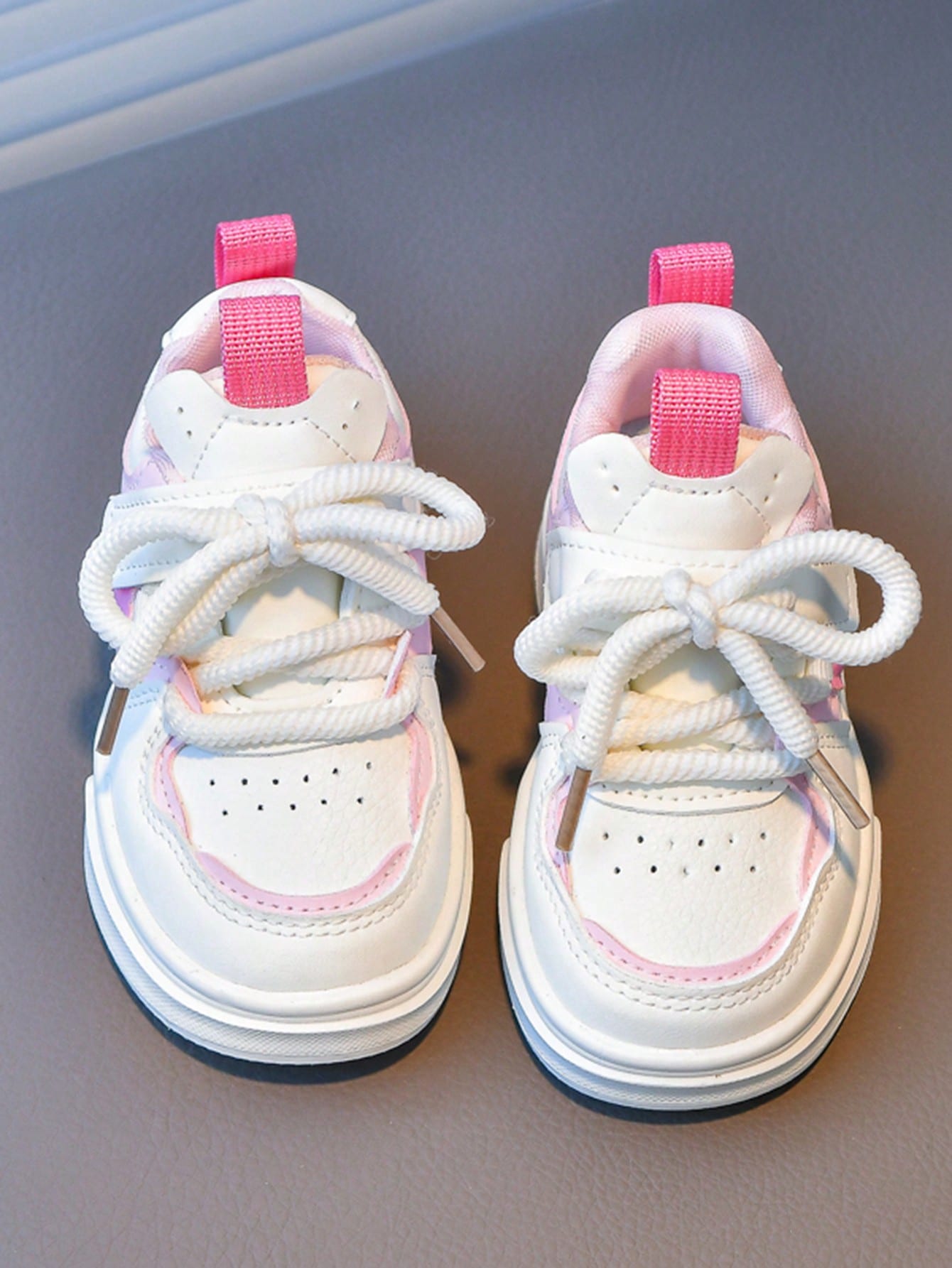 1 Pair Fashionable Autumn/Winter New Style Children's Sports Shoes Korean Version Soft Sole Girls' Skate Shoes Non-Slip Comfortable Casual Shoes
