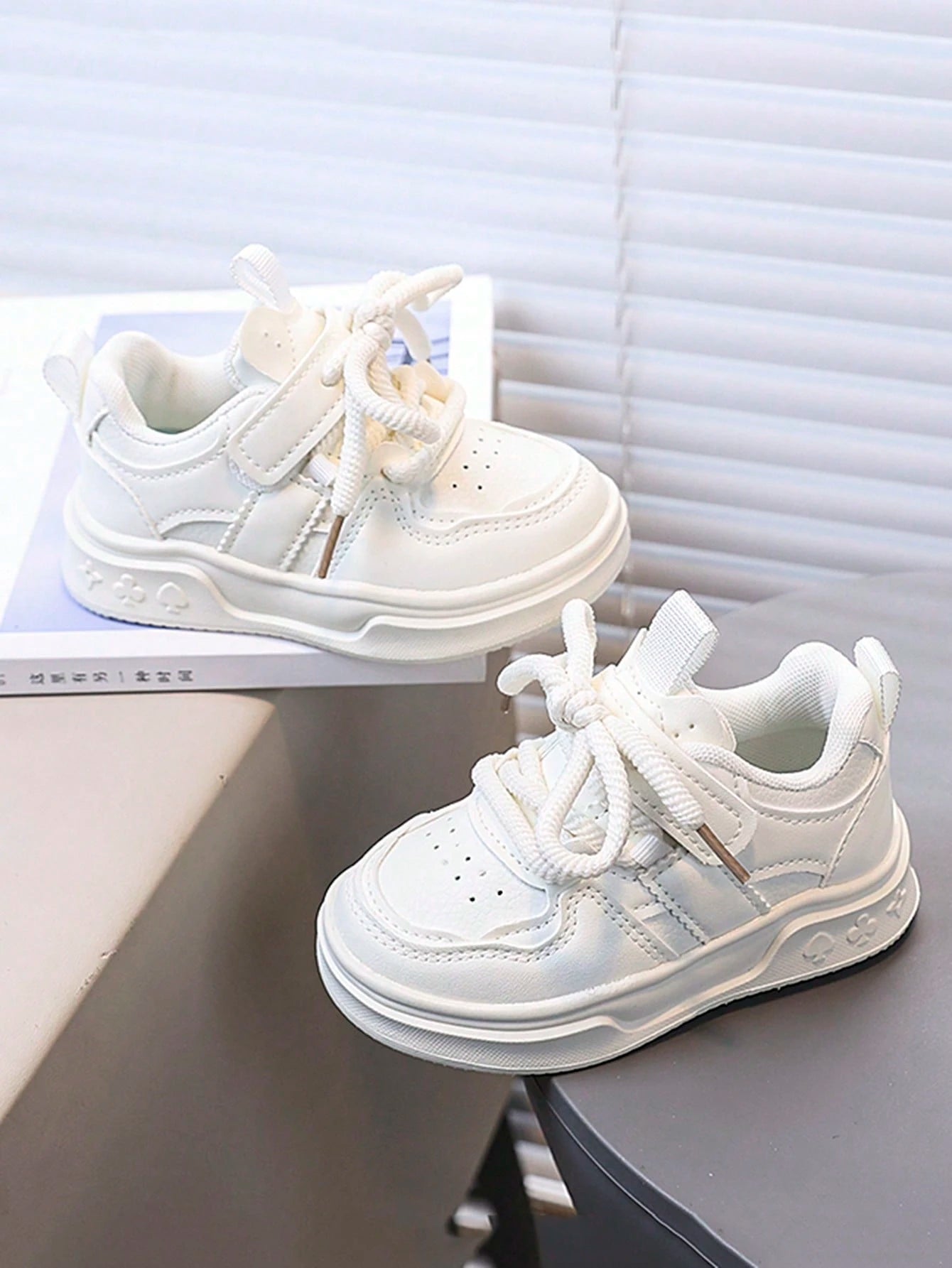 1 Pair Fashionable Autumn/Winter New Style Children's Sports Shoes Korean Version Soft Sole Girls' Skate Shoes Non-Slip Comfortable Casual Shoes