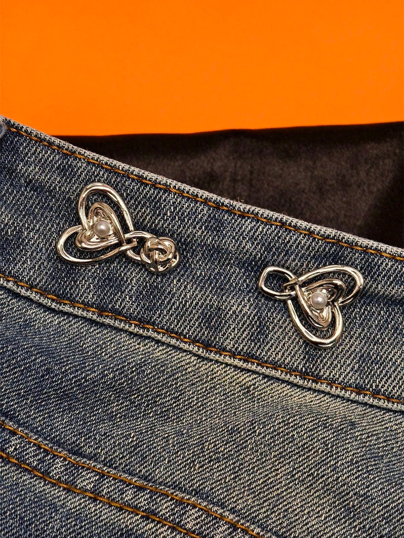 1 Pair Of High-End Pearl Heart-Shaped Brooch Waist Adjuster For Jeans Skirts, Premium Quality With Adjustable Waistband Buckle