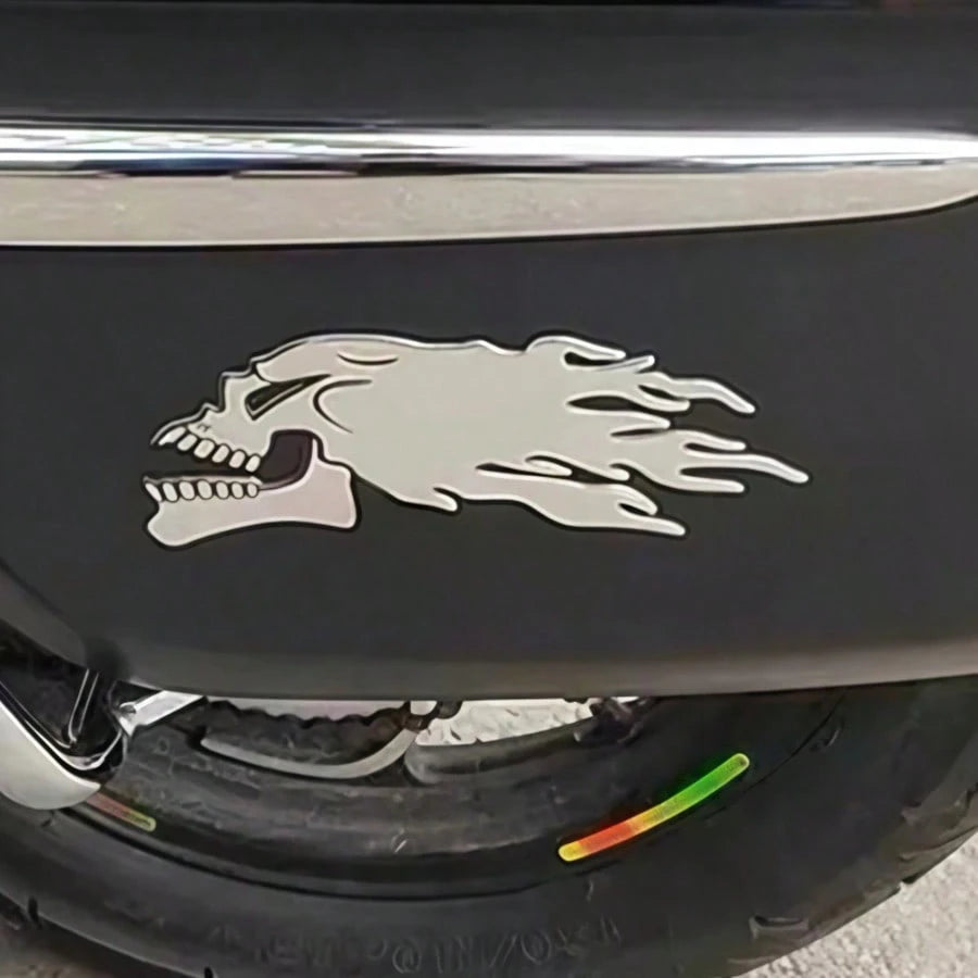 1 Pair Silver Skull Flame Soft Rubber Stickers, 3D Soft Rubber Craft, Strong Adhesion, Motorcycle Fuel Tank, Car, Electric Vehicle Exterior Decoration Accessories