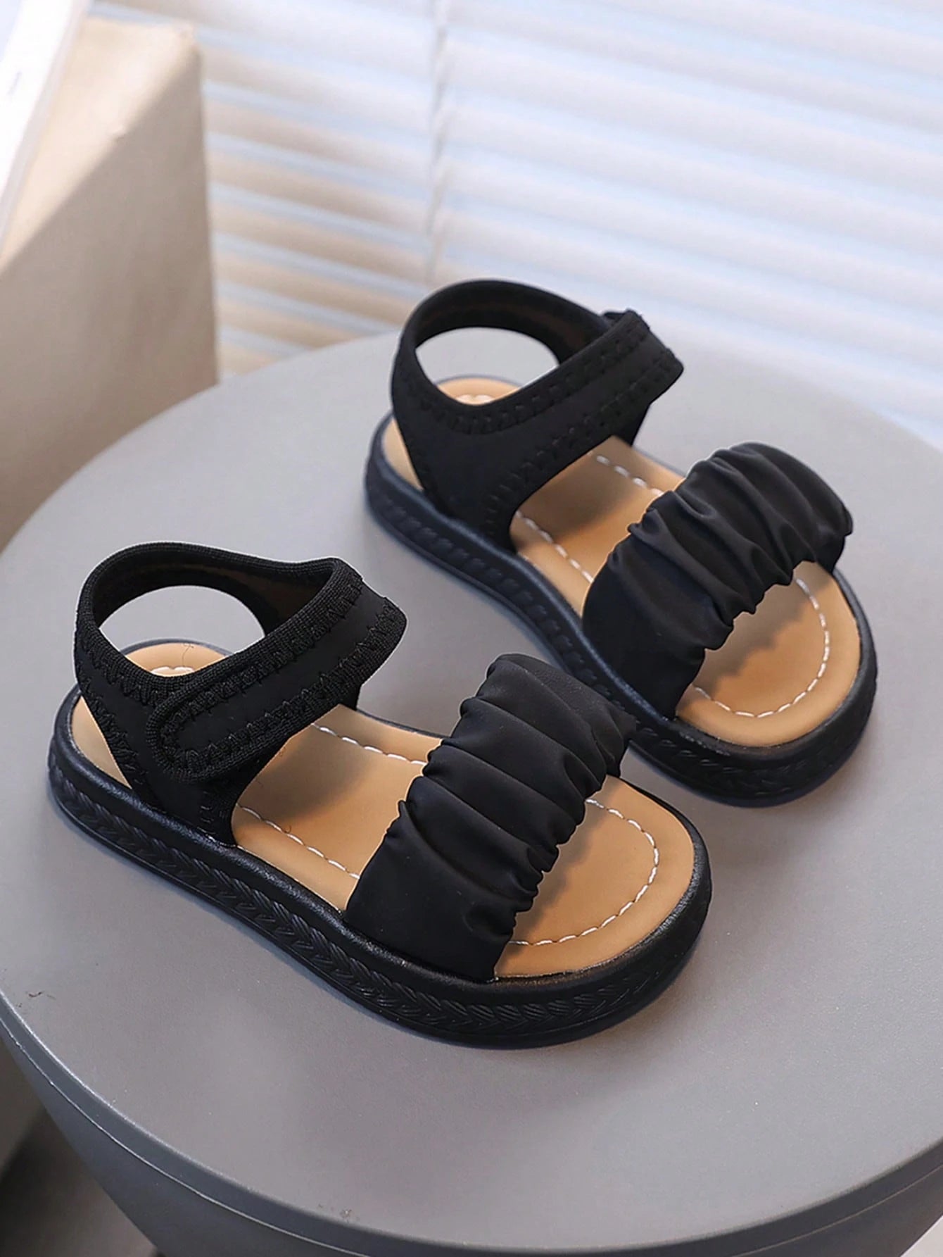 1 Pair Summer Casual Sandals, Made Of Quality Materials, With Edging Design, Soft And Lightweight Sole, Specially Suitable For Toddlers Learning To Walk, Outdoor Play, Versatile Occasions