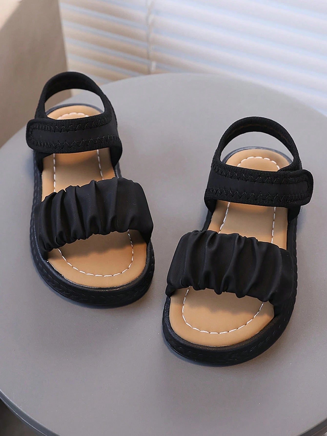 1 Pair Summer Casual Sandals, Made Of Quality Materials, With Edging Design, Soft And Lightweight Sole, Specially Suitable For Toddlers Learning To Walk, Outdoor Play, Versatile Occasions