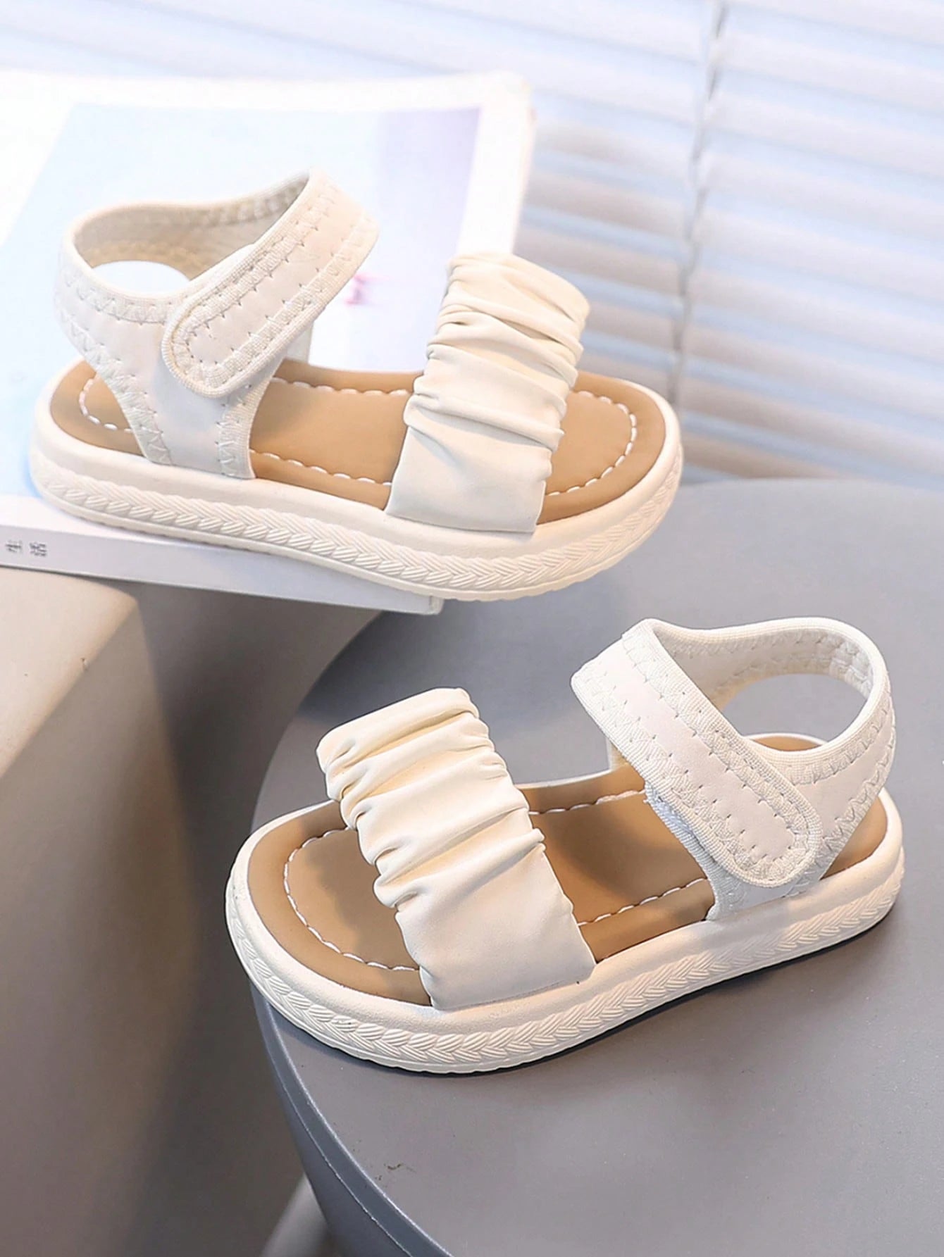 1 Pair Summer Casual Sandals, Made Of Quality Materials, With Edging Design, Soft And Lightweight Sole, Specially Suitable For Toddlers Learning To Walk, Outdoor Play, Versatile Occasions
