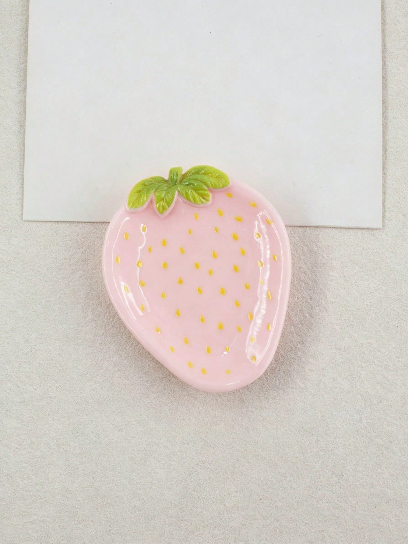 1 Pc Cute Red Fruit Peach And Strawberry Adhesive Mobile Phone Extension Stand, Anti-Slip Lazy Person's Men's And Women's Style Simple And Unique 3D Airbag Mobile Phone Stand
