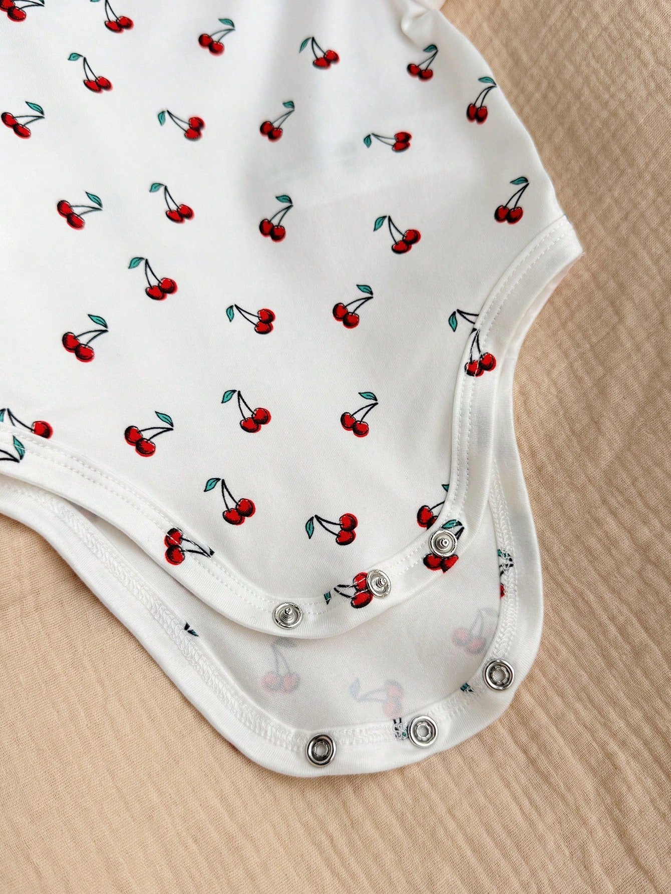 15-Piece Set Of Newborn Baby Girl Summer Cute Knitted Cherry And Strawberry Pattern Short-Sleeved Bodysuit, Pants, Hat, Gloves, And More.