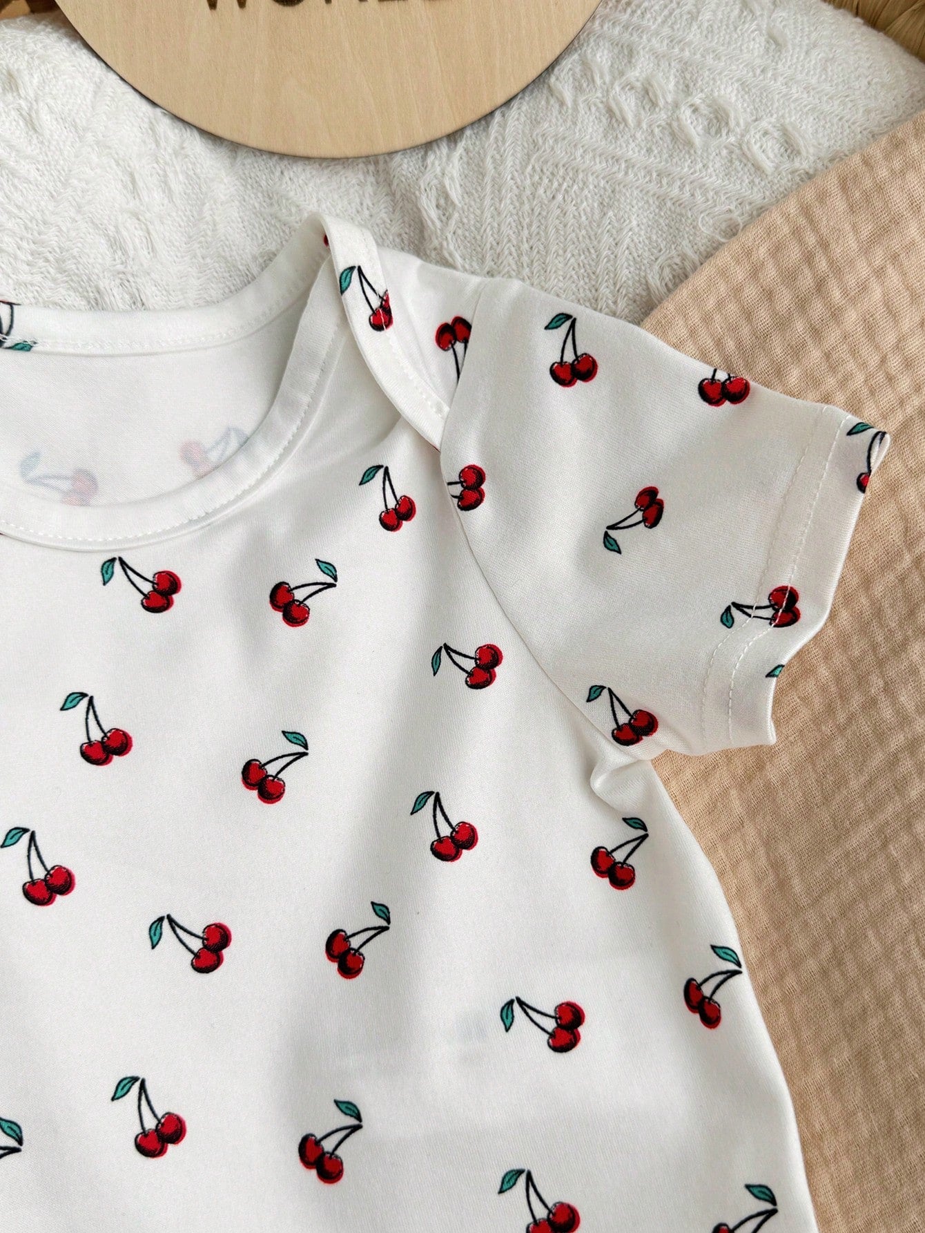 15-Piece Set Of Newborn Baby Girl Summer Cute Knitted Cherry And Strawberry Pattern Short-Sleeved Bodysuit, Pants, Hat, Gloves, And More.