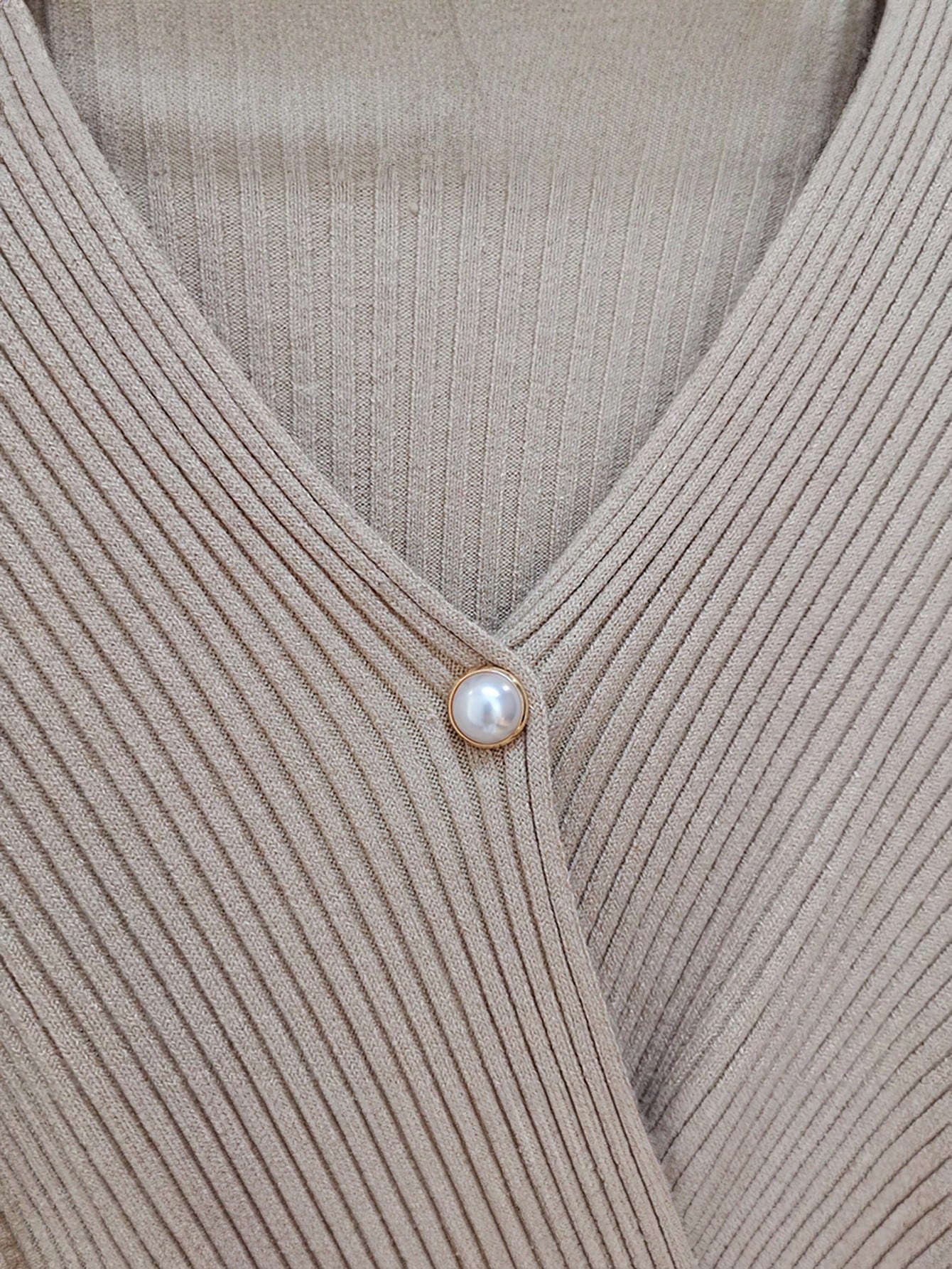 1pair Magnet Clasp Premium Invisible Pearl Brooch For Women- Summer Collar Anti-Slip Magnetic Fastening Pin For Fixing Clothes And Enhancing Outfits