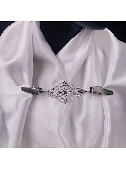 1Pc/2/4/6Pcs Fashion Sweater Clip Geometric Hollow Cardigan Clip Fashion Clothing Decoration Brooch Vintage Alloy Sweater Clip Silk Scarf Cardigan Button Shirt Collar Pin Anti-Slip Buckle Pin Keep You