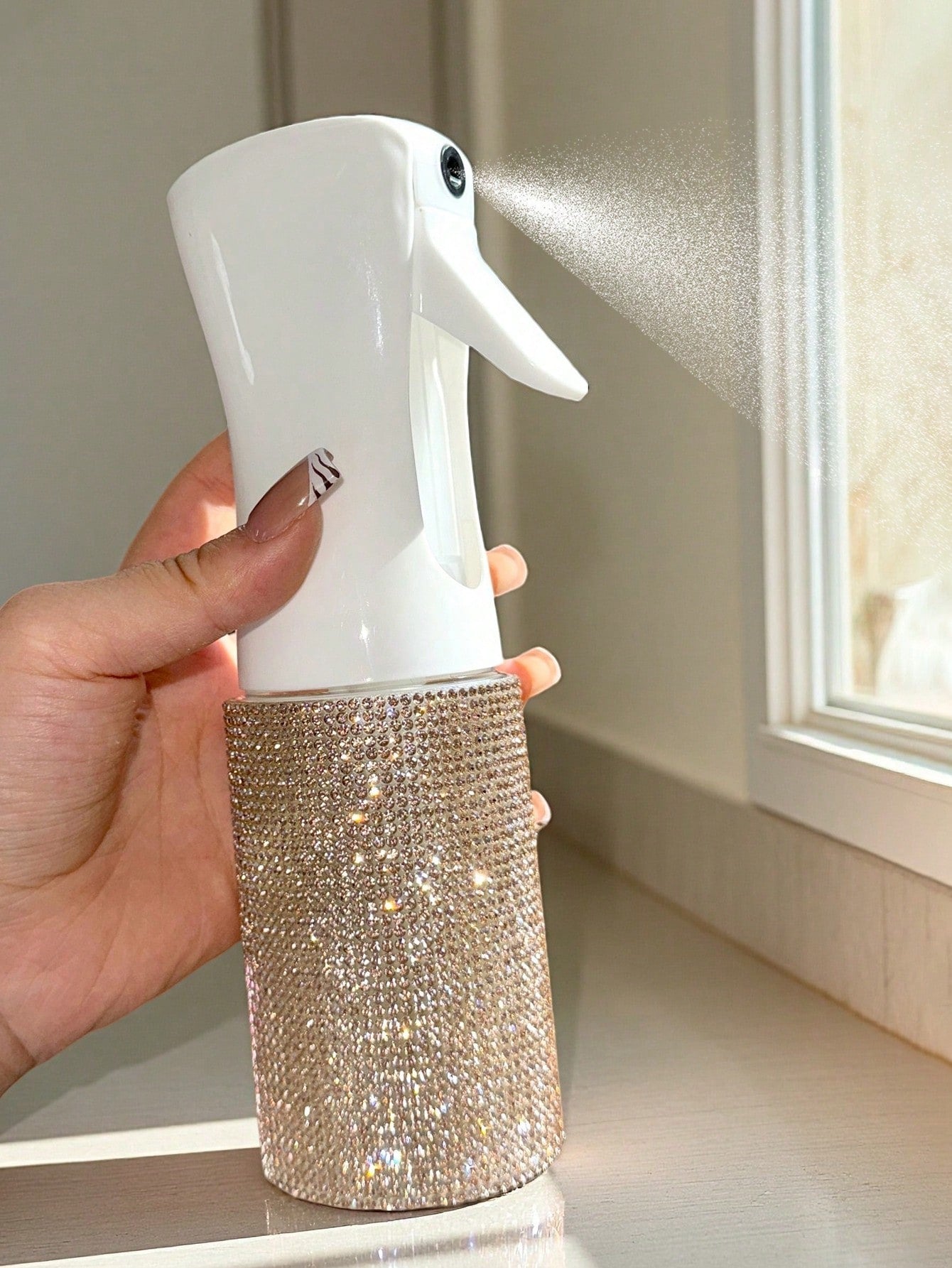 1pc 200ml Rhinestone Decorated Fine Mist Spray Bottle, Luxury Sparkling Style, Minimalist Cylindrical Shape, Suitable For Cosmetics, Home Cleaning, Hair Care, Disinfection, Watering Plants And More