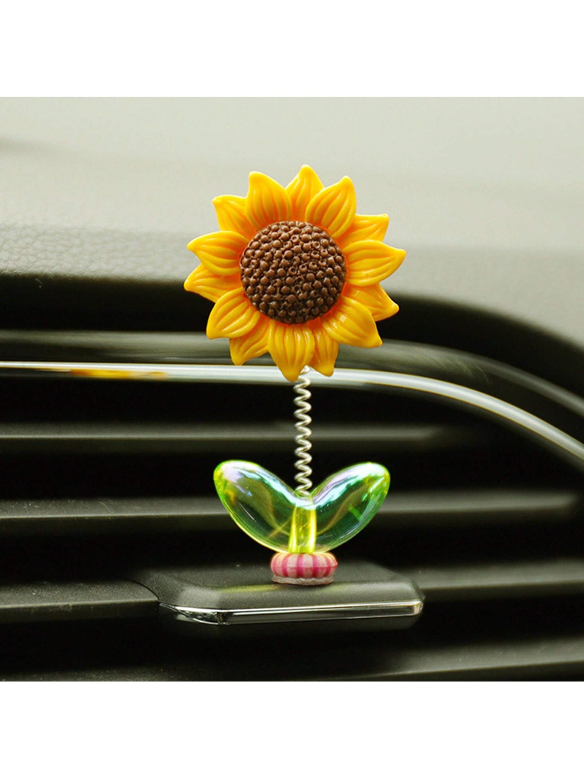 1pc/2pcs/3pcs/4pcs/5pcs Cute Shaking Sunflower Car Ornament Healing Flower Car Center Console Rearview Mirror Decoration
