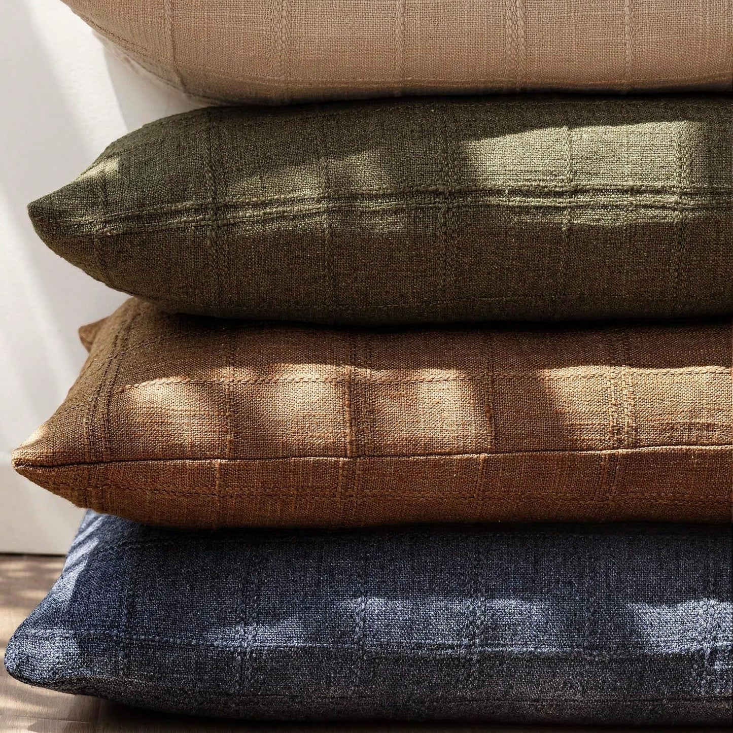 1pc/2pcs (Pillow Cover Only, No Filling) Classic Plaid Throw Pillow Cover, Fashionable Minimalist 3D Grid Style Vintage Texture Cushion Cover, Suitable For Home Sofa, Bedroom, Decoration, Gift, Party