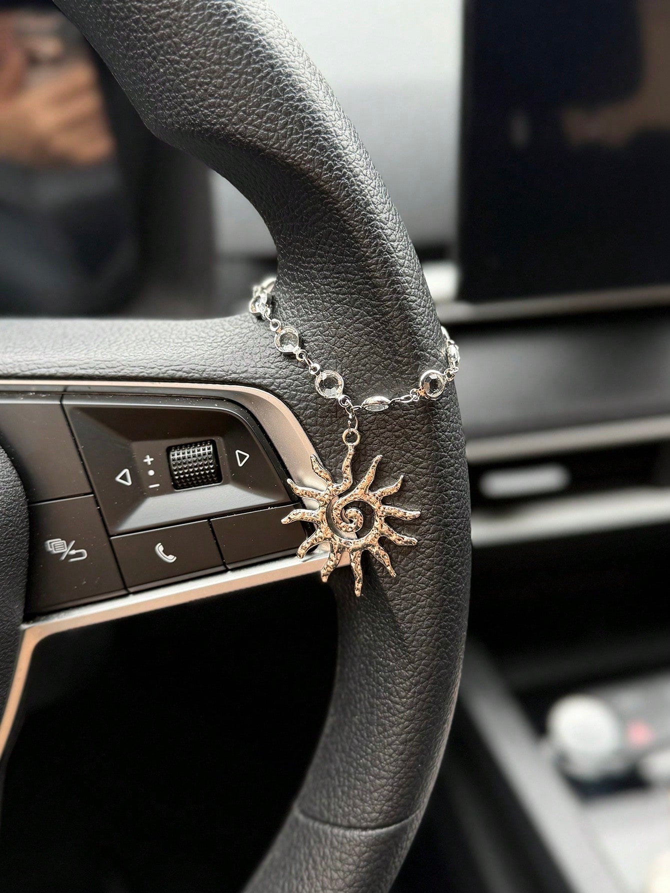 1pc Alloy Sun Crystal Chain Automotive Steering Wheel Decoration Interior Decoration Accessories