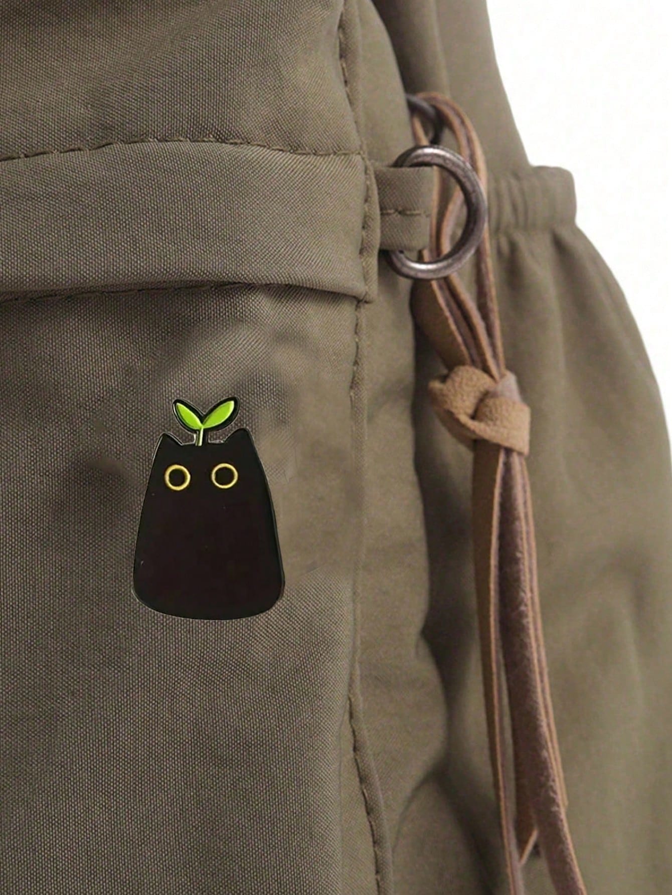 1pc Aluminum Alloy Black Cat With Grass Enamel Badge, Suitable As Bag Accessory, Pendant, Gift For Occasions Like Valentine's Day, Fashionable And Versatile, Suitable For Teenagers, Women, College Stu