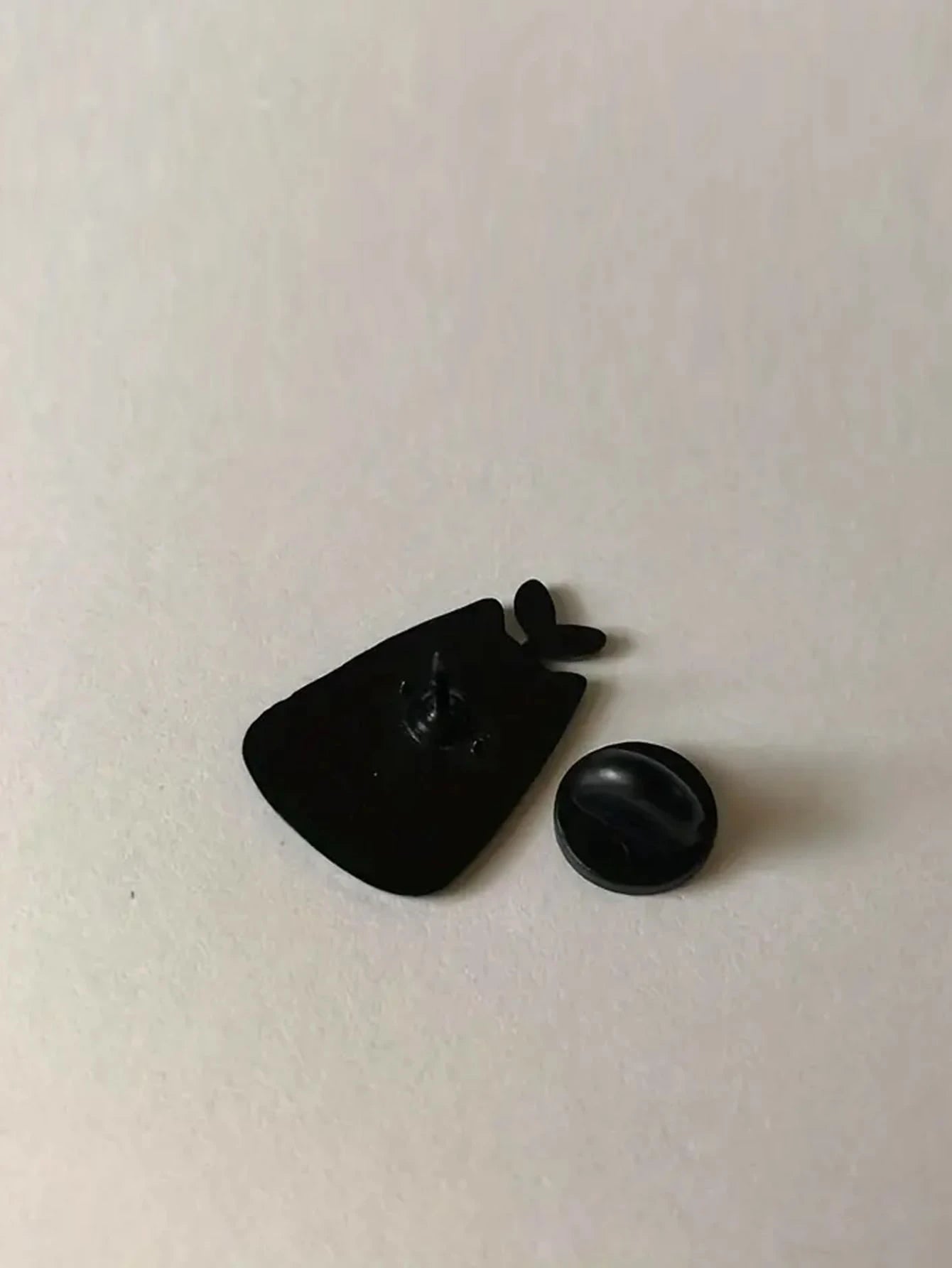 1pc Aluminum Alloy Black Cat With Grass Enamel Badge, Suitable As Bag Accessory, Pendant, Gift For Occasions Like Valentine's Day, Fashionable And Versatile, Suitable For Teenagers, Women, College Stu
