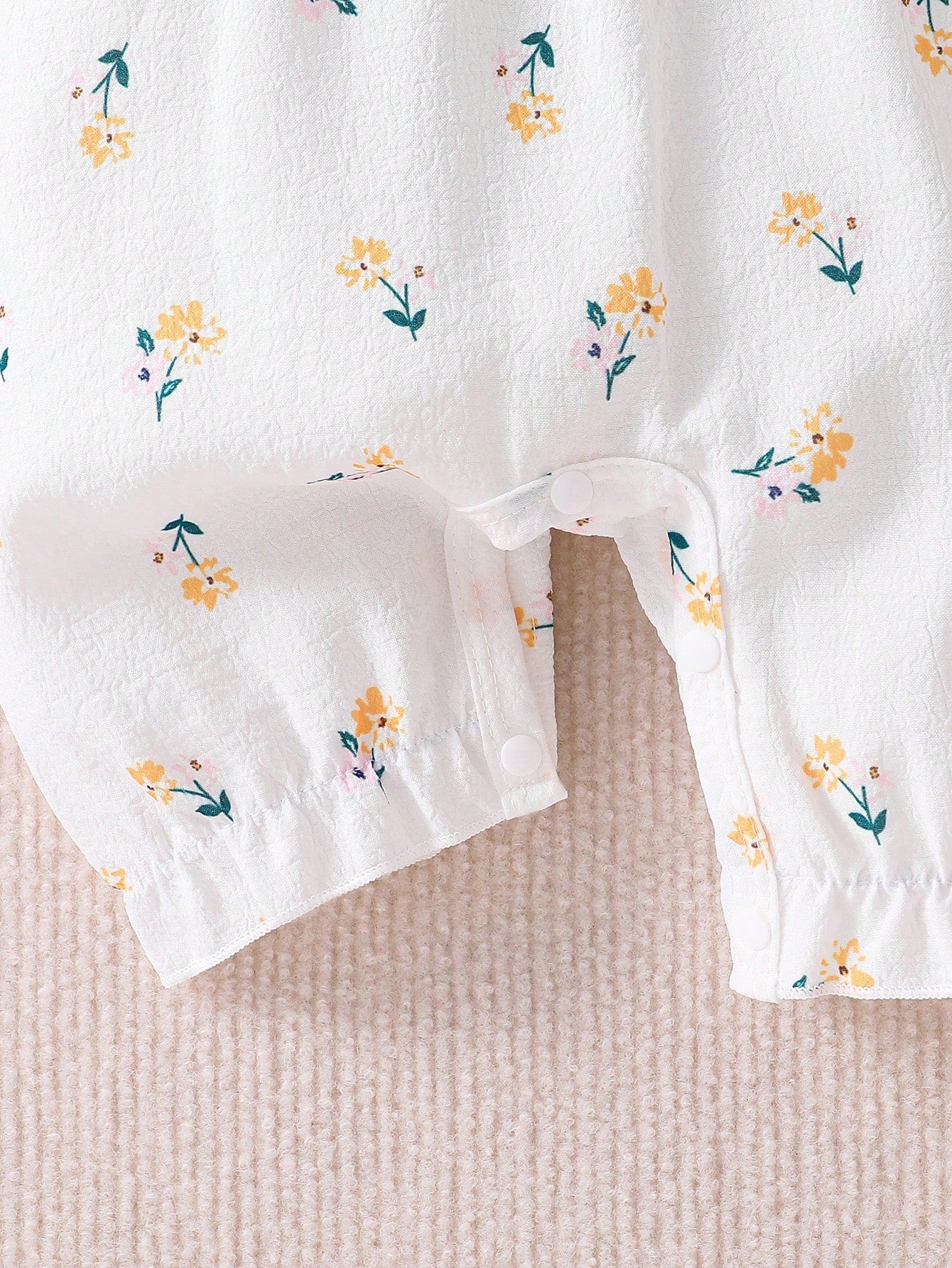 1pc Baby Girls' Summer Romper, Short Sleeve Ruffled Waist Bodysuit, Ditsy Floral Puff Sleeve Bodysuit, Soft Floral Pattern Baby Girl Outfit, Suitable For Outdoor, Casual, Party, Holiday Gift, 1st Birt
