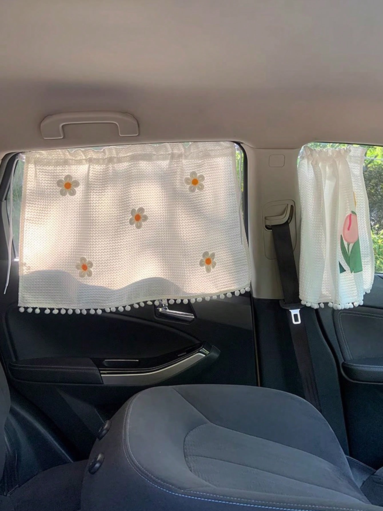 1pc Car Sunshade Side Curtain Suction Cup Type Interior Curtains Baby Children's Sunscreen Thermal Insulation Window Sunshade Curtains