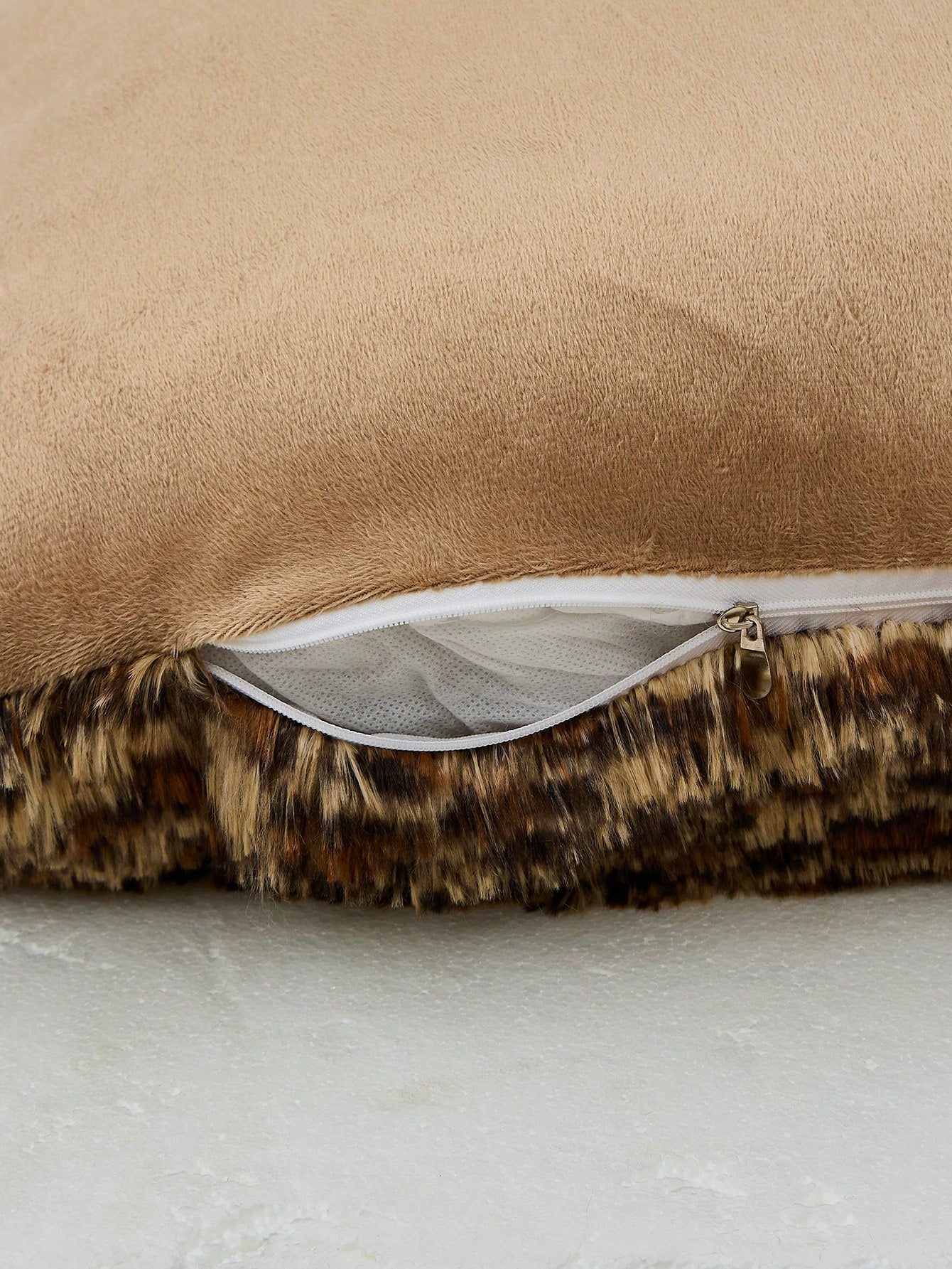1pc Coffee Brown Leopard Pattern Fuzzy Plush Cushion Cover Without Filler, Modern Flannelette Decorative Throw Pillowcases Zipper Closure For Home, For Sofa, Living Room