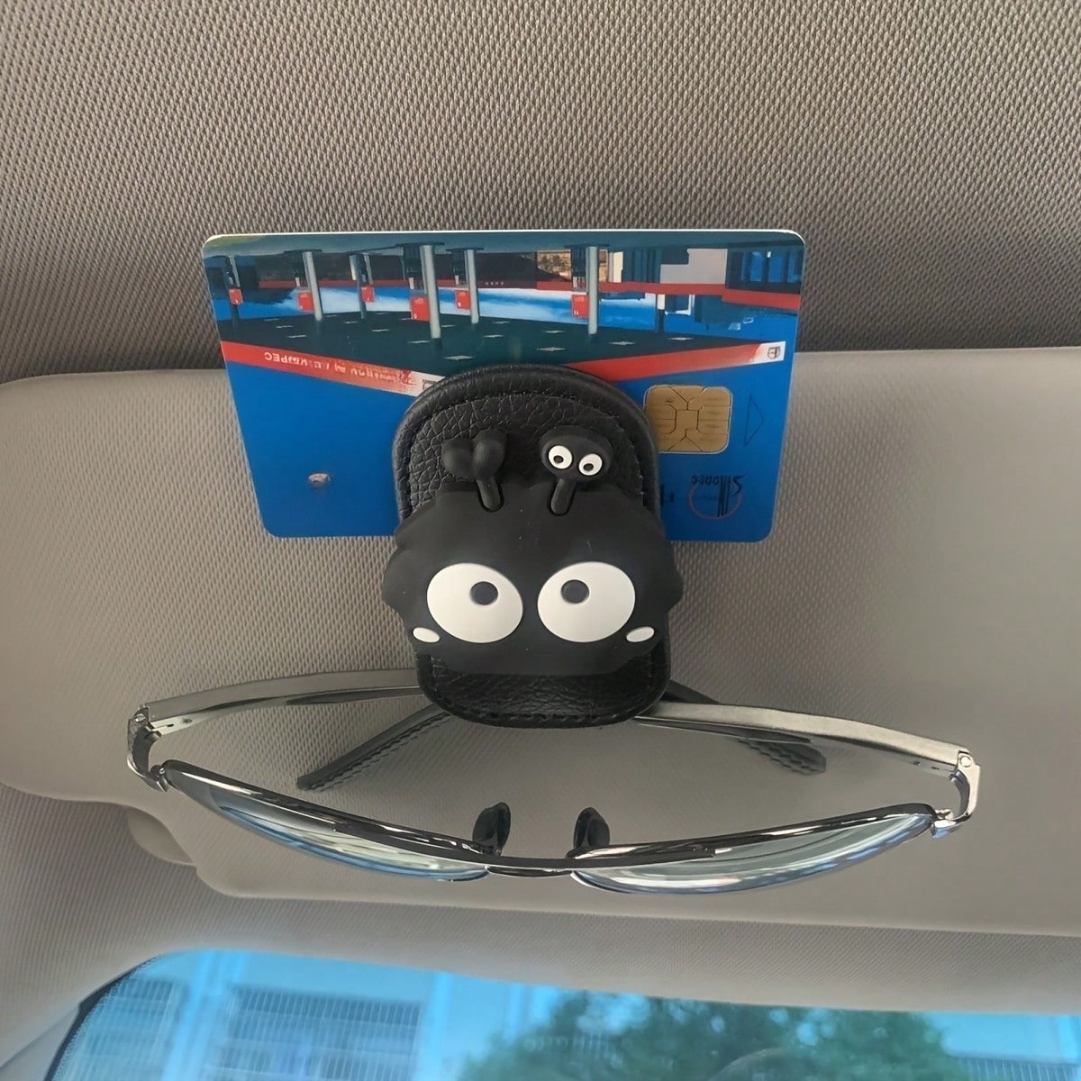 1pc Creative Coal Ball Design Car Sunglasses Holder| Magnetic Clip-On Sun Visor Organizer For Glasses – Quick Release & Anti-Slip| Universal Fit For All Cars