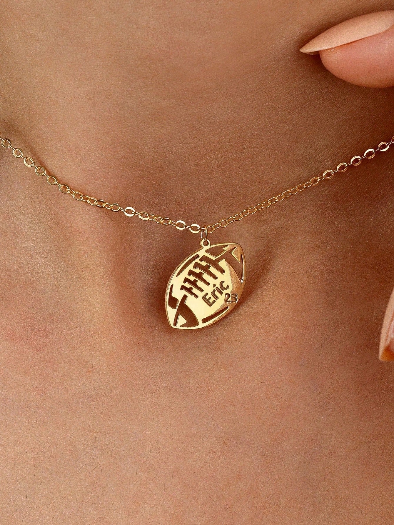 1PC [Customized] American Football Name & Number Necklace, Personalized Rugby Number Necklace, Personalized Gifts, Stainless Steel Jewelry, Customizable Name & Number, Sports Jewelry, Custom Athlete G