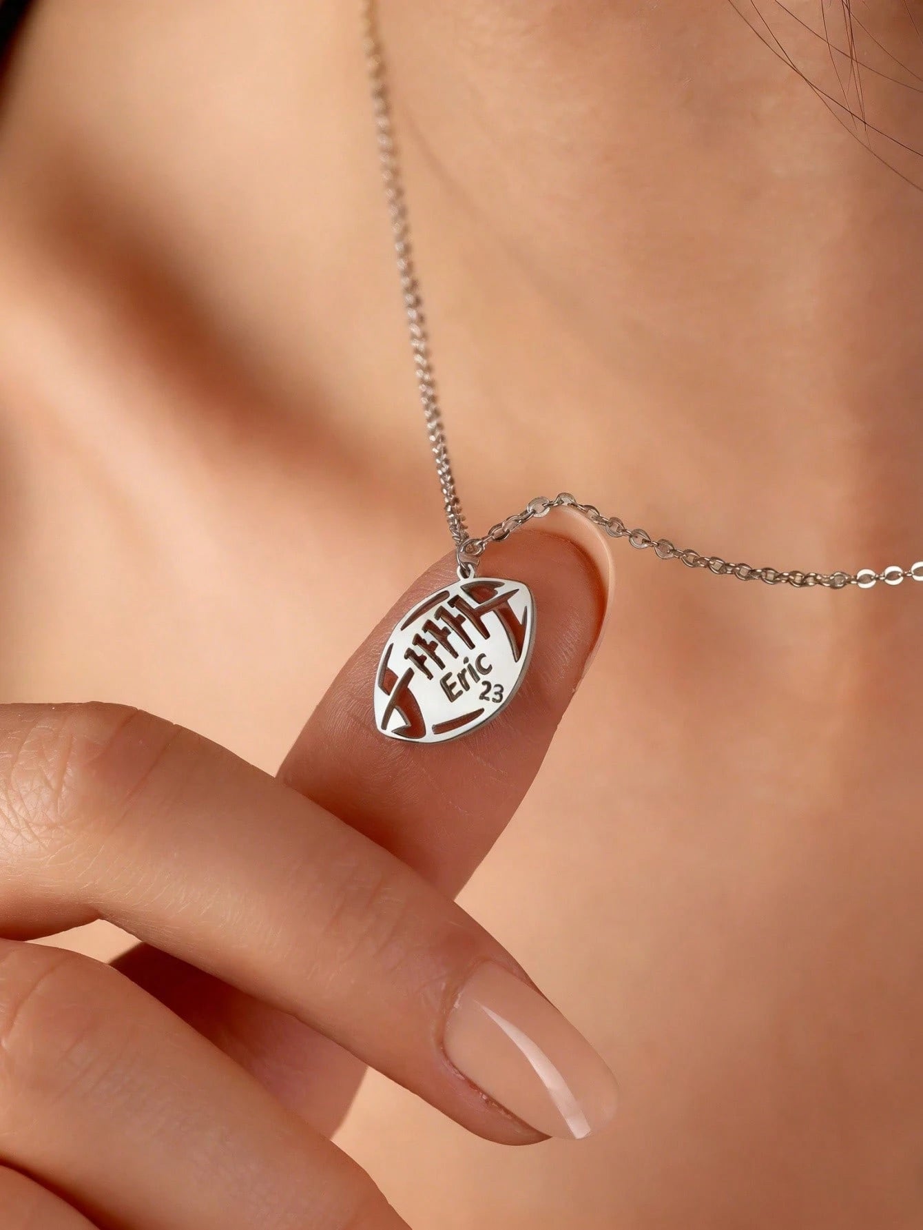 1PC [Customized] American Football Name & Number Necklace, Personalized Rugby Number Necklace, Personalized Gifts, Stainless Steel Jewelry, Customizable Name & Number, Sports Jewelry, Custom Athlete G