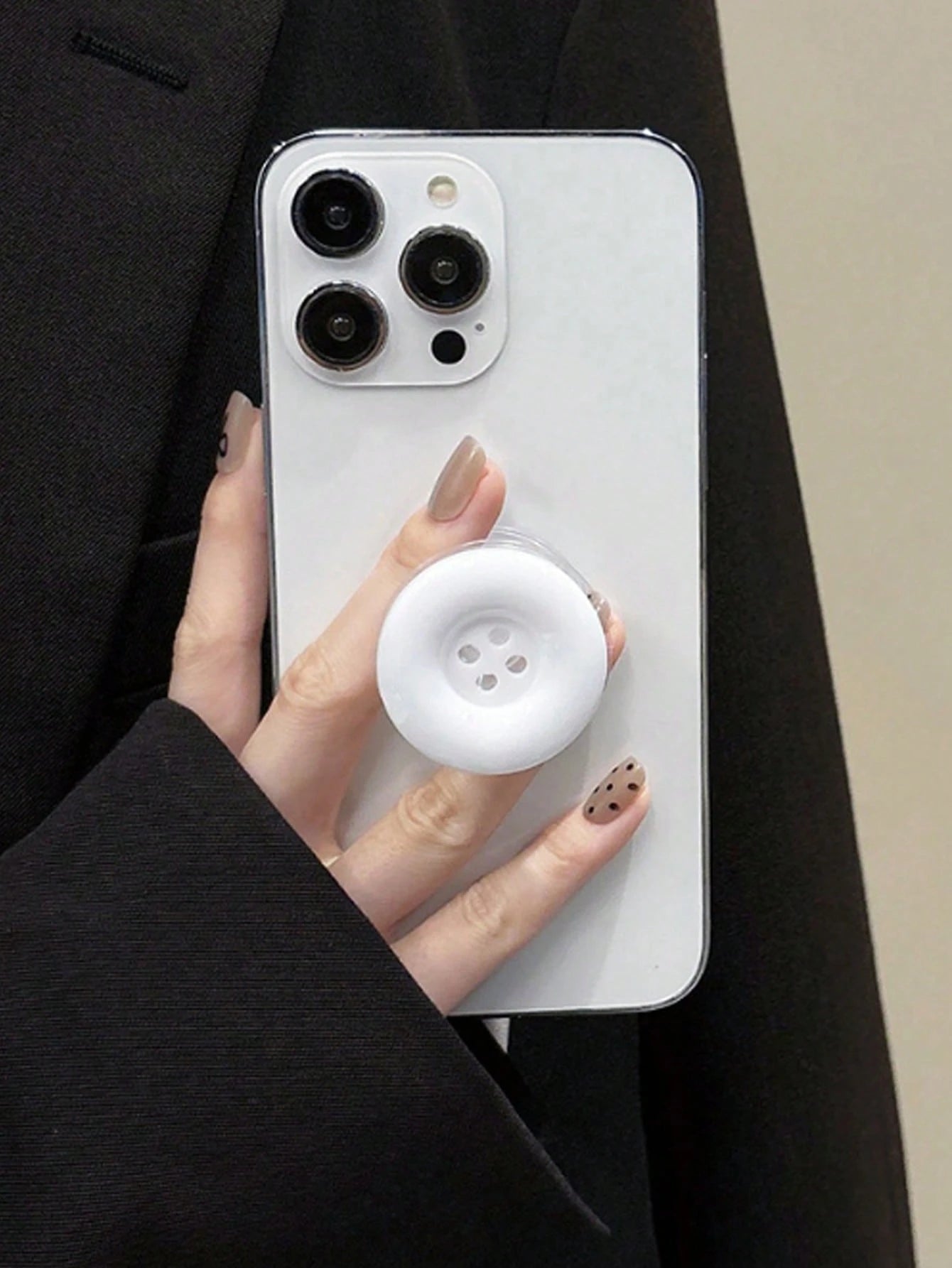 1pc Cute Button Foldable Phone Holder, All-In-One Slouchy Smartphone Stand, Attachable To Phone Back For Desktop Office & Entertainment Compatible With IPhone, Android Phone, Gift For Birthday, Family