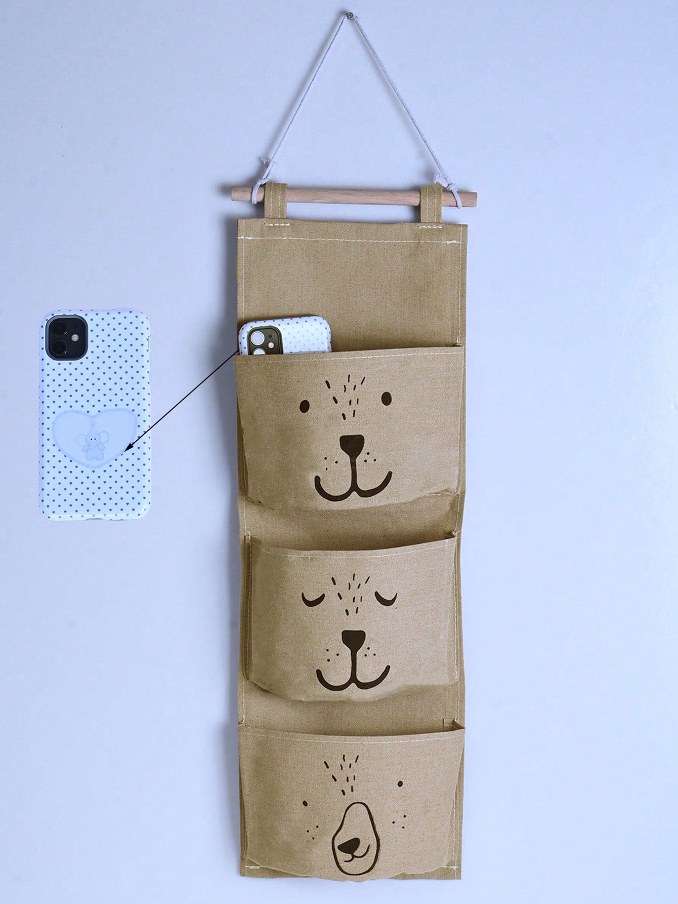 1pc Cute Hanging Storage Bag With 3 Pockets In Different Smiling Bear Patterns. Hang By Bedside, Wall Or Door To Easily Store Small Items, Adding Warmth To Your Life- Hooks Not Included (Random Color