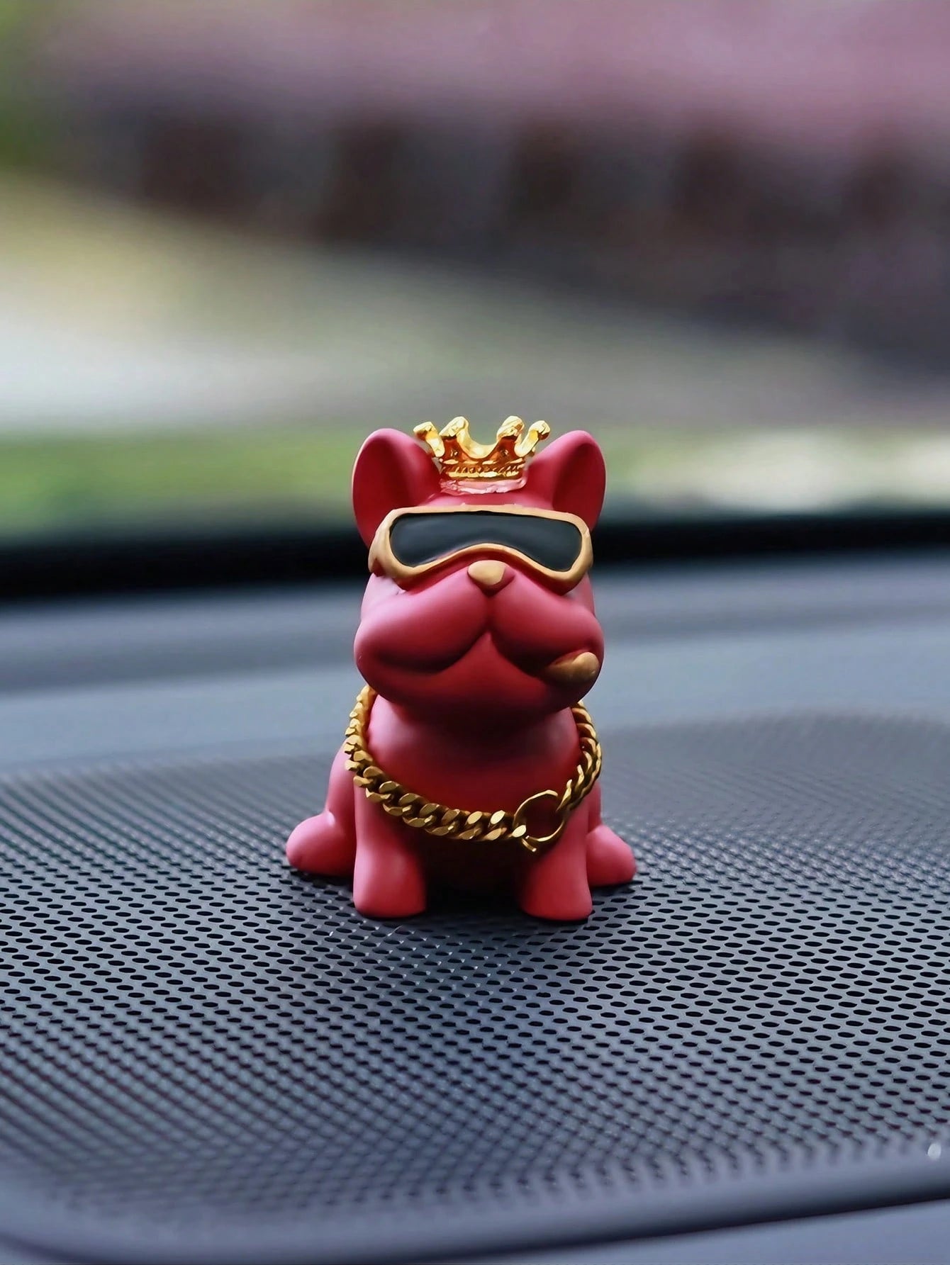 1pc Fashionable Crown French Bulldog Car Dashboard Decor, Rearview Mirror Hanging Ornament