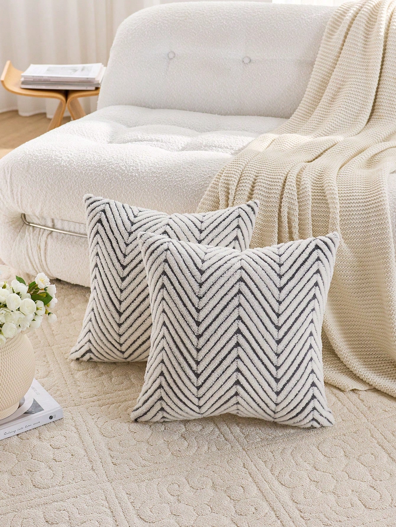 1pc Gray & White Bohemian Geometric Plush Decorative Pillow Cover (Pillow Insert Not Included), Reverse Side In Fleece Fabric, Square Cushion Cover, Holiday Home Pillow Decor, Soft & Comfortable Plush