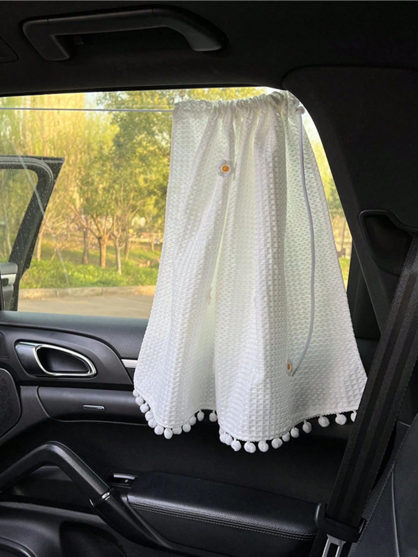 1pc Little Fresh Car Sunshade Waffler Car Sunshade Curtains Cute Sunscreen And Thermal Insulation Car Sunshades
