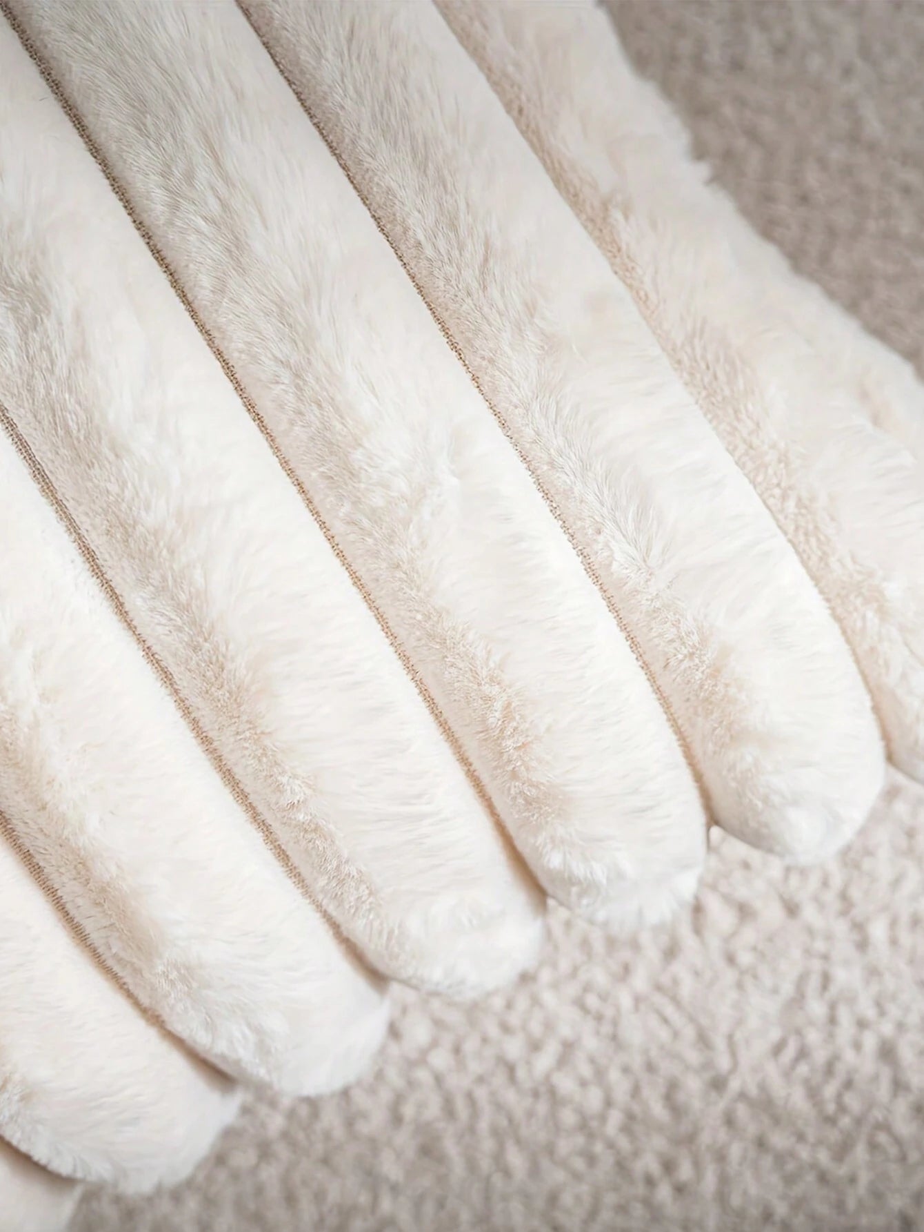 1pc Pure White Striped Luxury Rabbit Plush Pillow Cover, Creative Home Textile Decorative Throw Pillow Case. Exquisite, Breathable, Soft And Comfortable, Suitable For Wedding, Birthday Party, Sofa, Ch