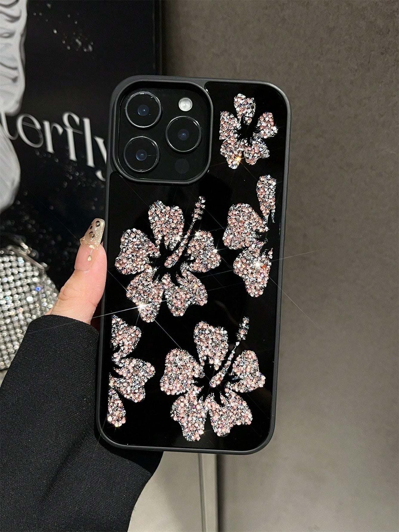 1pc Rhinestone Flower Inlaid Diamond Mirror Protective Phone Case, Comfortable Grip, Suitable For IPhone 17Pro Max/17pro/17air/17/16promax/16/16pro/16plus/15/15promax/15plus15pro/14promax/14pro/14/13p