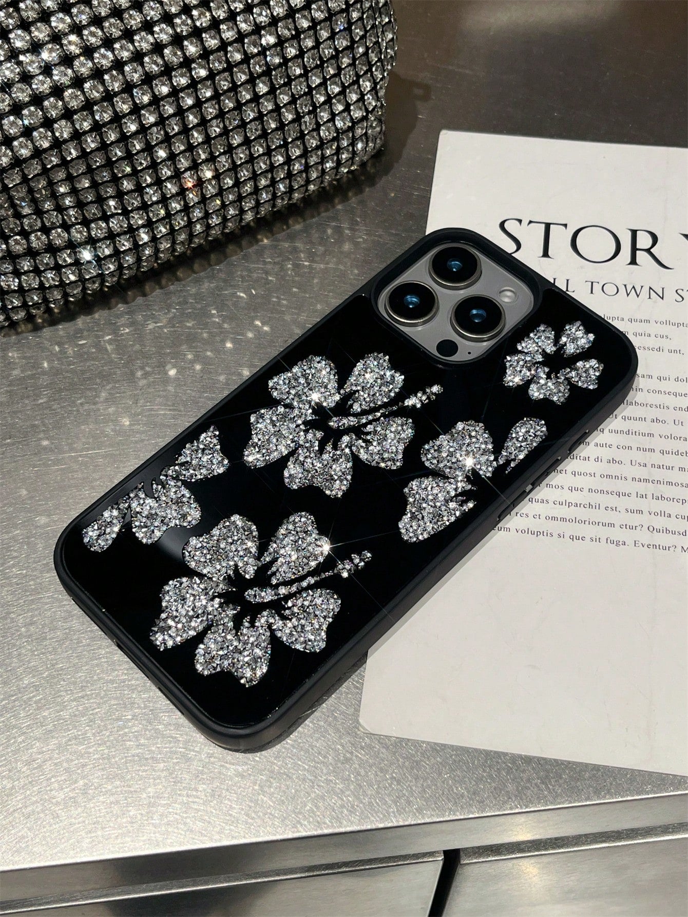 1pc Rhinestone Flower Inlaid Diamond Mirror Protective Phone Case, Comfortable Grip, Suitable For IPhone 17Pro Max/17pro/17air/17/16promax/16/16pro/16plus/15/15promax/15plus15pro/14promax/14pro/14/13p