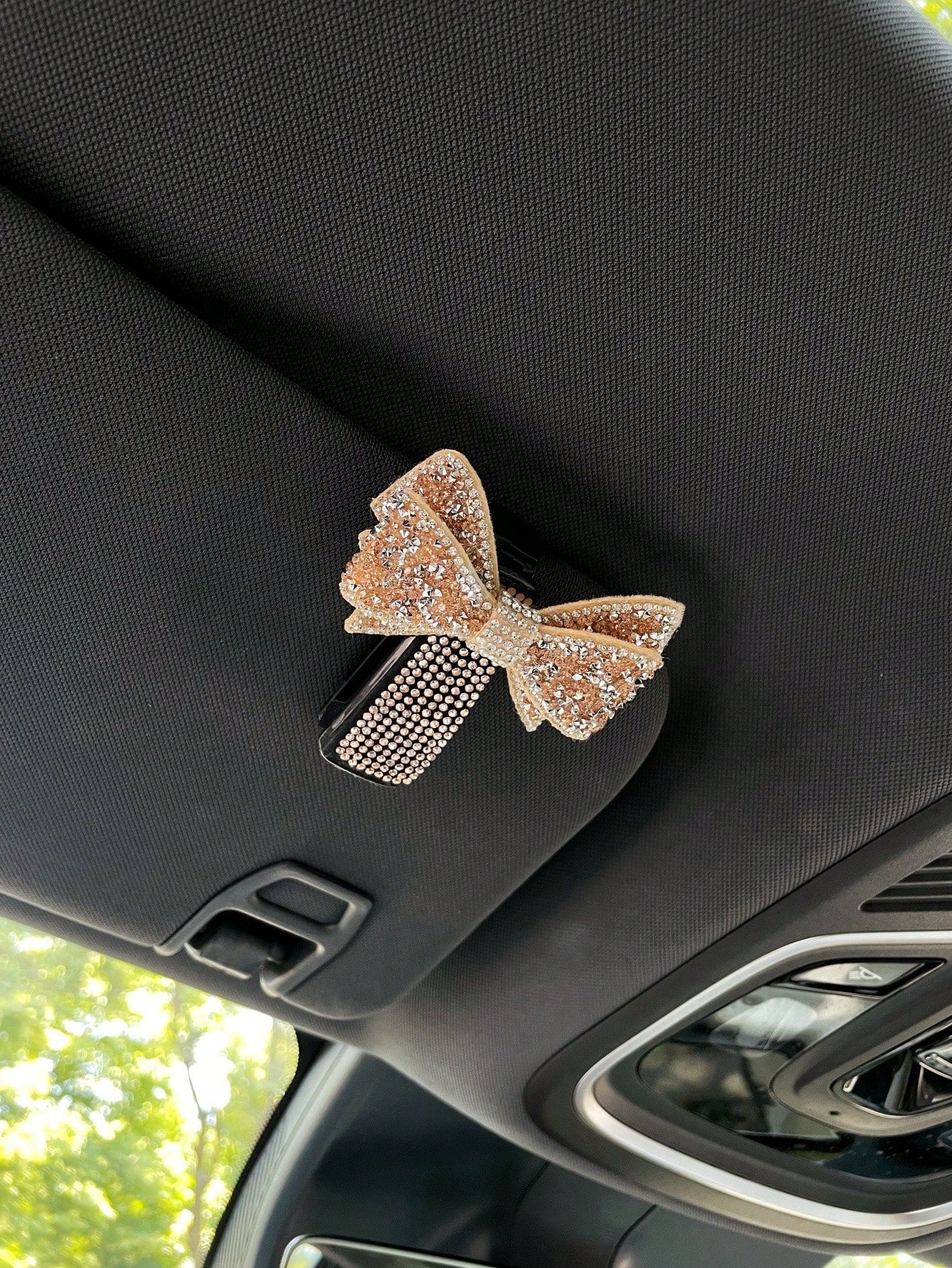 1pc Shiny Rhinestone Bow Car Sun Visor Glasses Clip, Glasses Clip, Car Fashion Glasses Clip