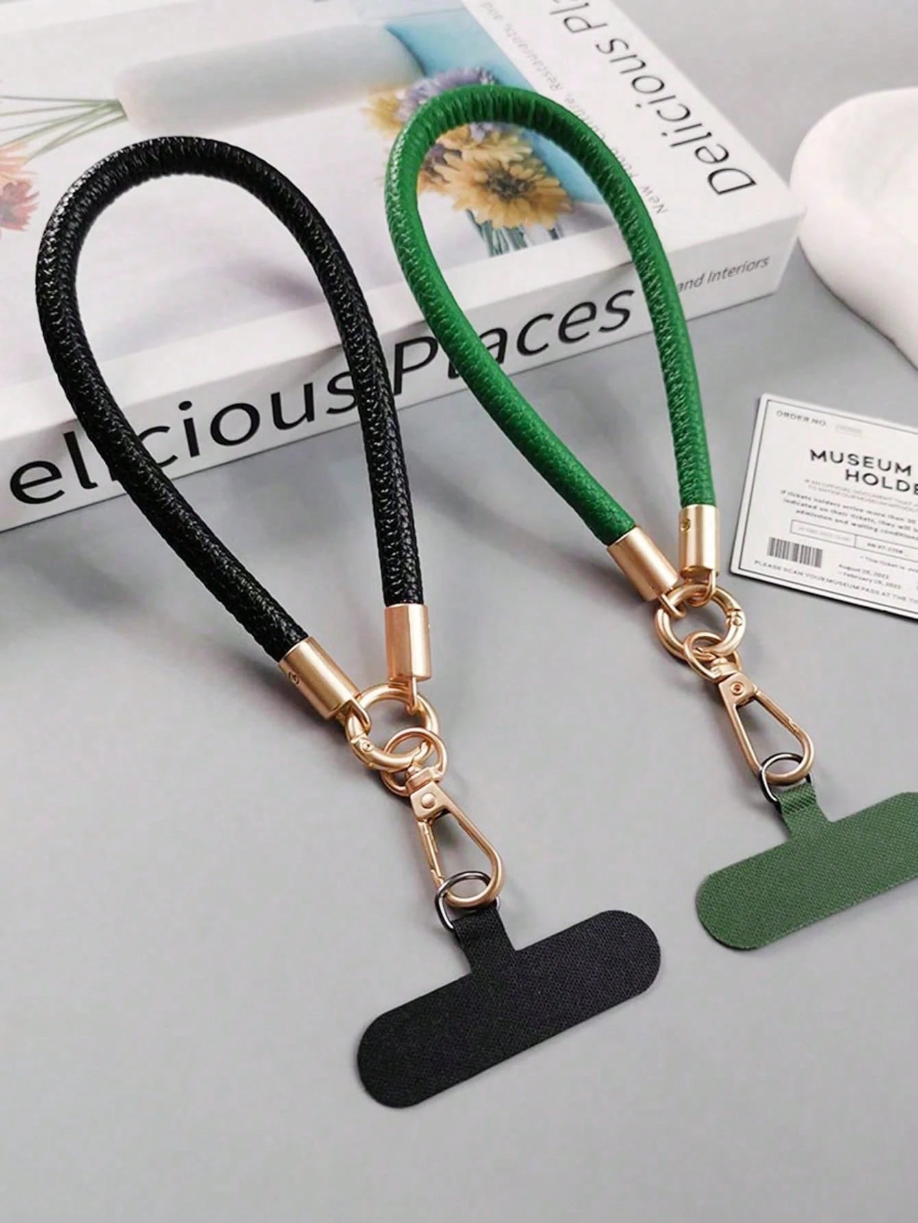1PC Short Litchi Texture Phone Lanyard With Metal Buckle, Luxury Brand Litchi Texture Wrist Strap, High-End Minimalist Solid Color Anti-Lost Short Rope, Elegant Lady Style Strap Pendant Card Holder Pa