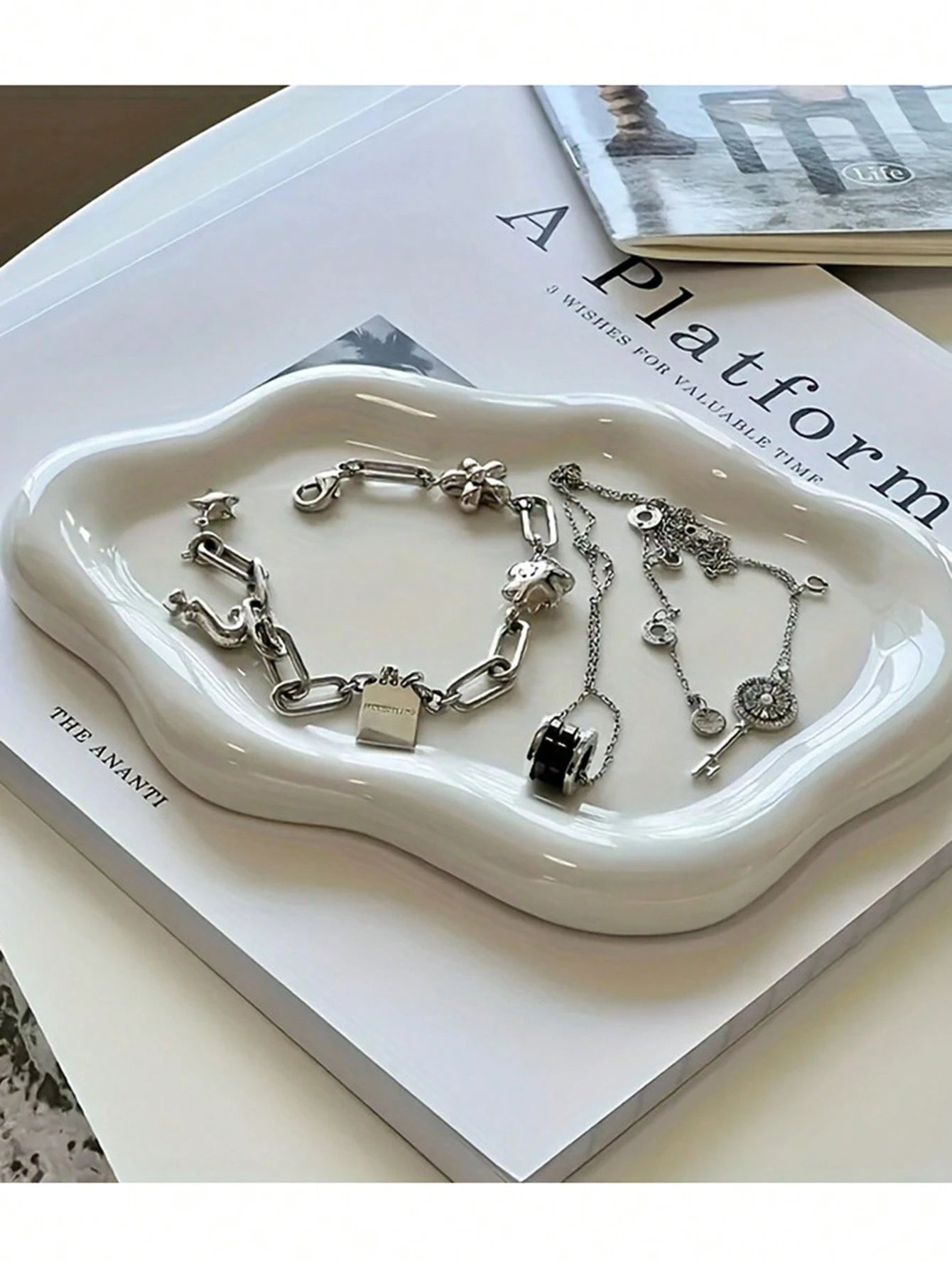 1pc Silver Cloud Tray, Single Layer Luxury Jewelry Storage, High-End Perfume Display, Entryway Key Holder, Home Decor For Bedroom, Living Room, Office,Bedroom Room Decor,Back To School