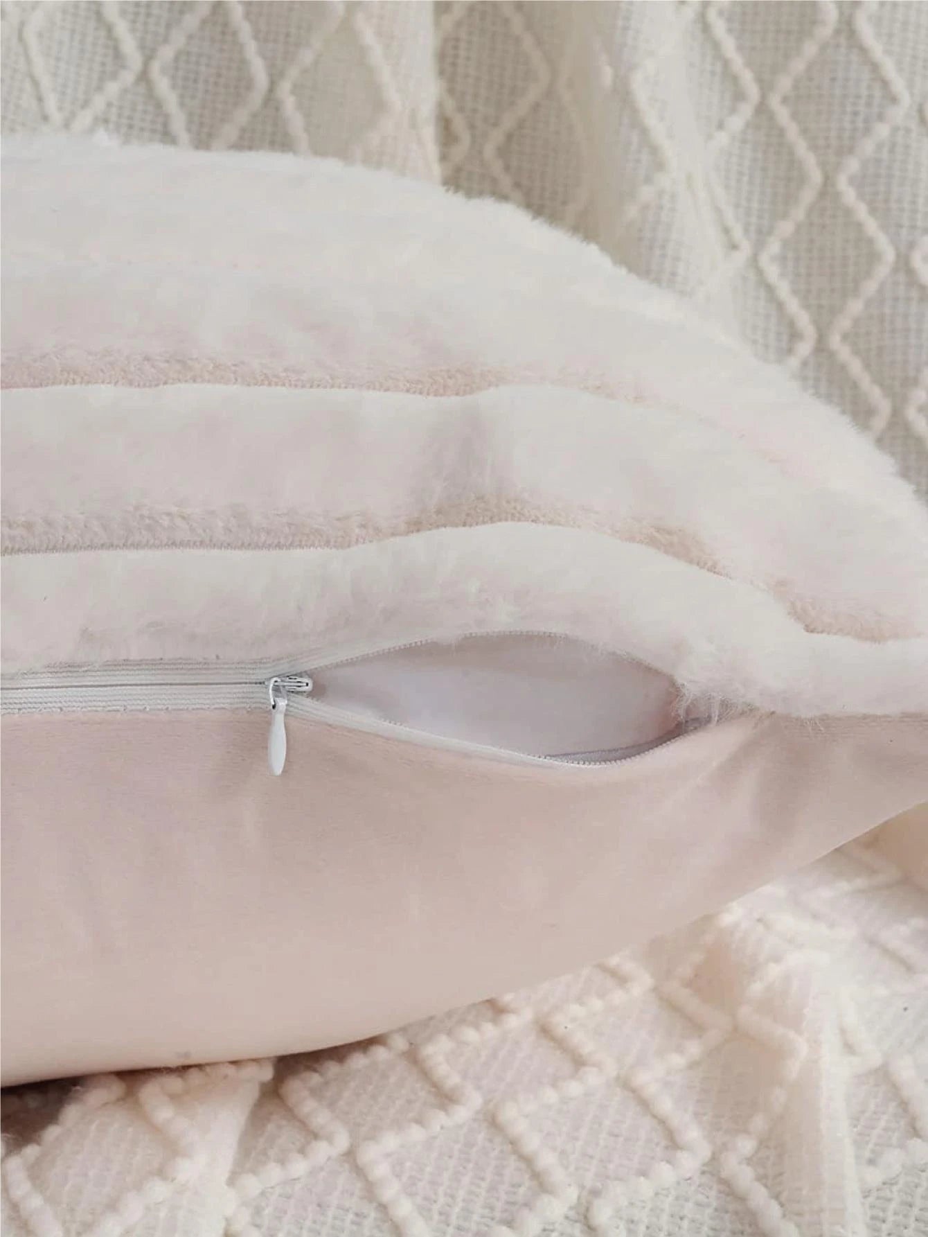 1pc Solid Plush Cushion Cover Without Filler