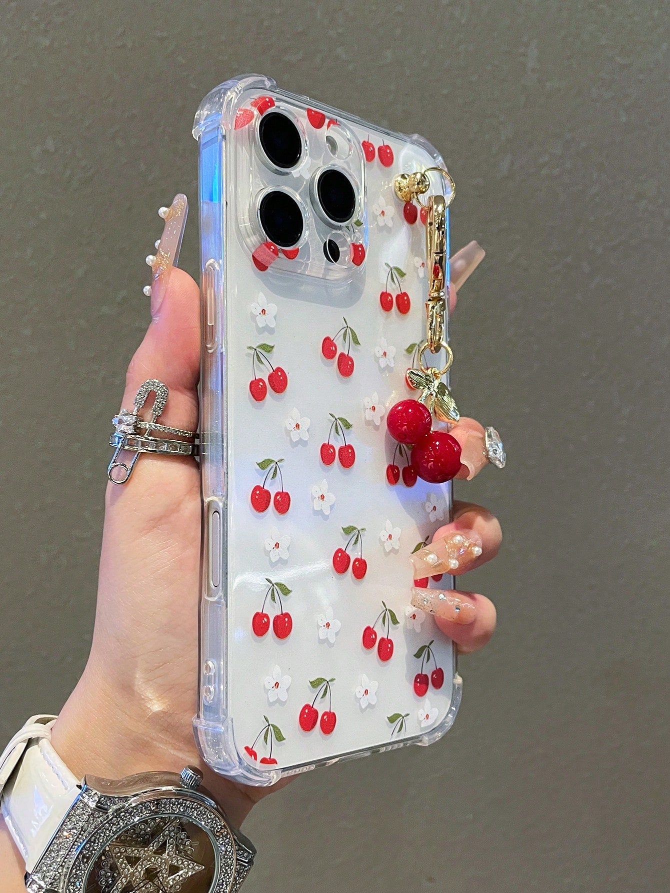 1pc Transparent Solid Color Phone Case With Camera Protection And Cute Cartoon Cherry Pattern, With Cherry Pendant Charm, Compatible With Iphone18/18Pro/17Promax/17/17Air/17pro/17promax/16/16Pro/16plu
