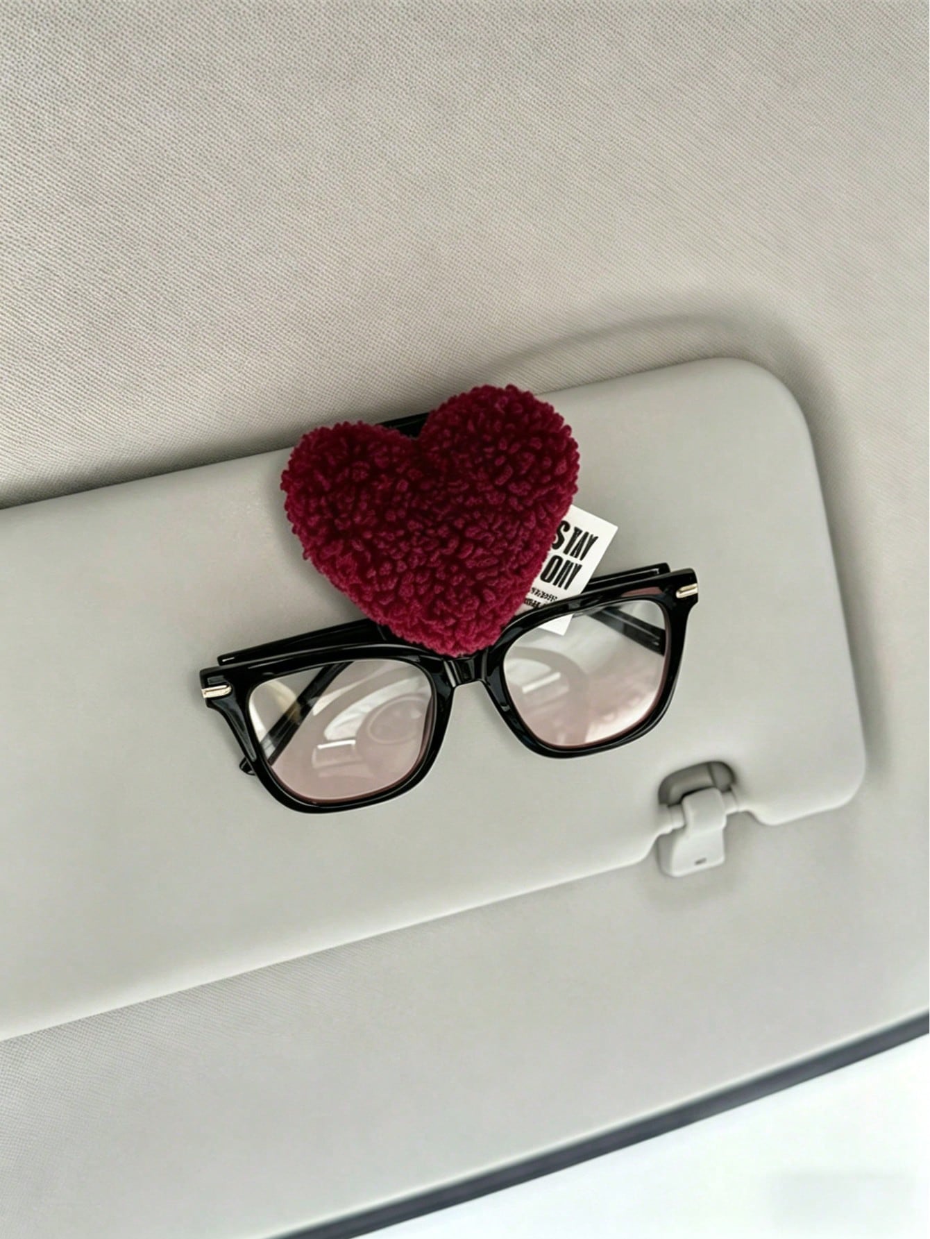 1pc Universal Car Glasses Clip, Fashion Glasses Clip With Cute Heart Pattern, Plush Material, Car Glasses Holder, Interior Decor, Glasses Storage Rack, Car Accessories