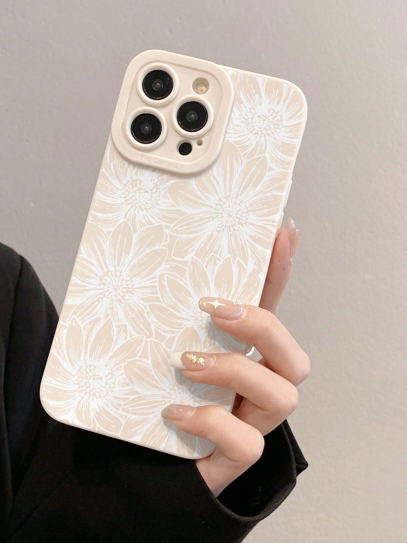 1pc White Floral Elements Fashion Shock-Proof Anti-Scratch Phone Case, Compatible With IPhone 16/11/16Pro/16Plus/16ProMax/16E/15ProMax/13/14/12/XS/XR/7G/8P, Galaxy S25/S25Plus/S25Ultra/A16/A36/A26/A56