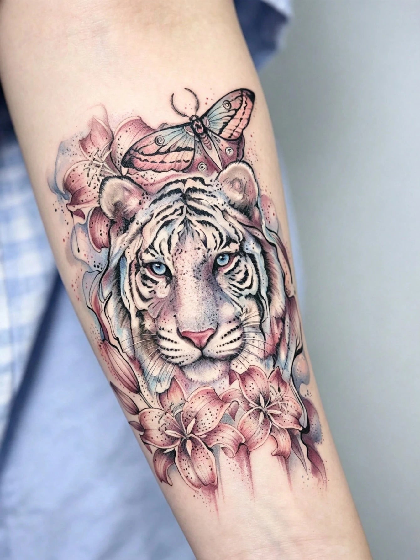 2 Sheets Temporary Tattoo Stickers For Women Or Men, Colorful Black Sexy Animal Style Tiger Butterfly And Leopard Flowers Pattern, Waterproof Fake Tattoo, Lasts 2-5 Days, Covering Scars, Suitable For