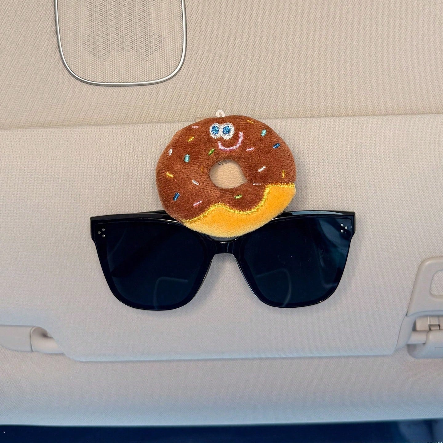 2026 New Car Sunglass Holder Clip Magnetic Sun Visor Glasses Organizer Case Storage Rack For Women Auto Eyewear Accessories