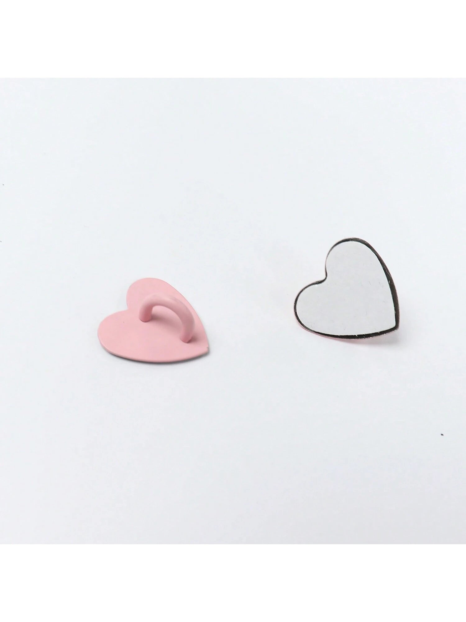 2pcs Metal Phone Case Decorative Accessories, Heart-Shaped Base, Pendant, Hanging Hook